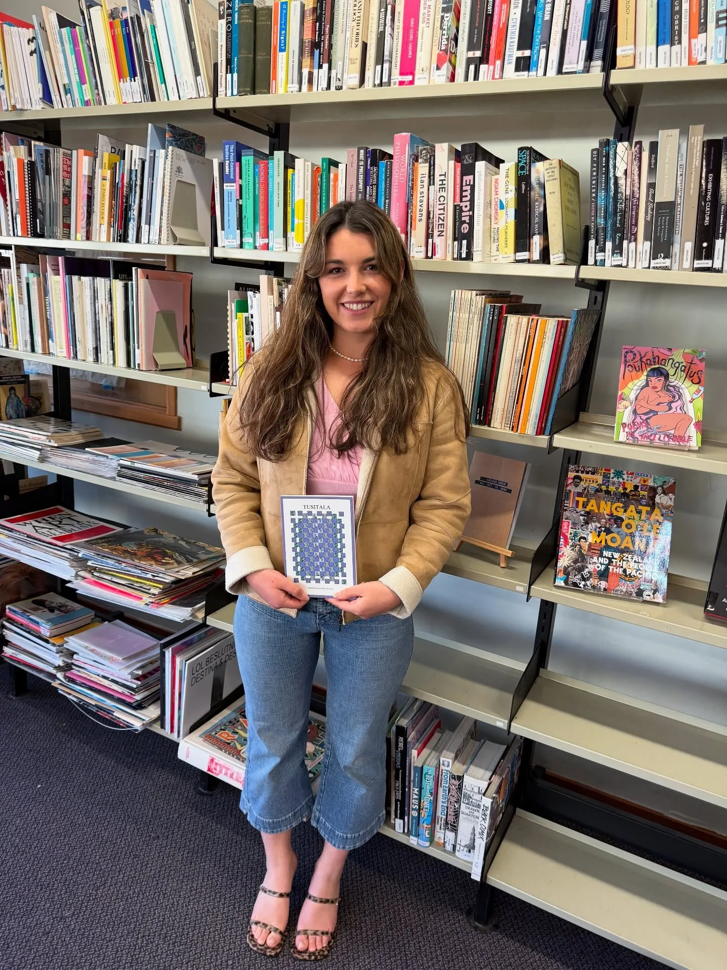 Special delivery/donation!! 💟🧜🏼&zwj;♀️🌸🙌🏼 You can now read Tusitala, @daniellekionasina&rsquo;s debut poetry collection, at @samoahouselibrary on Karangahape Road. I am beyond grateful to see Tusitala being held by the communities and spaces th