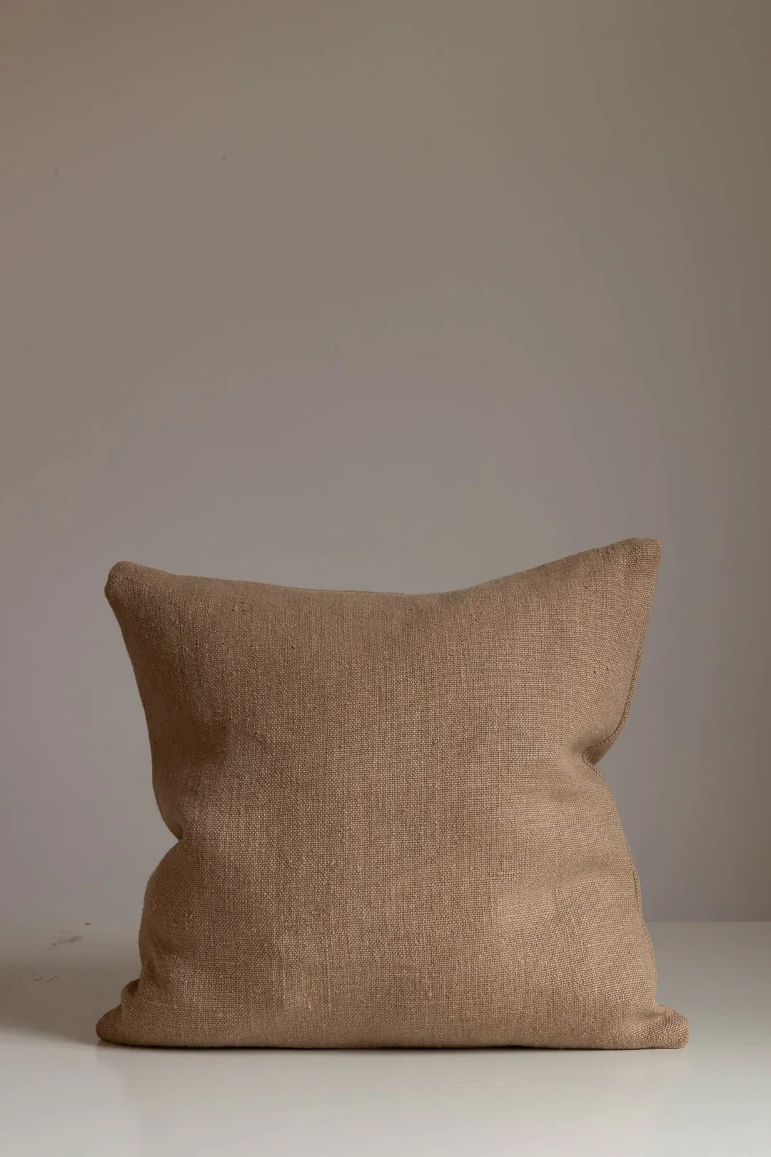 rue cushion ochre2.webp