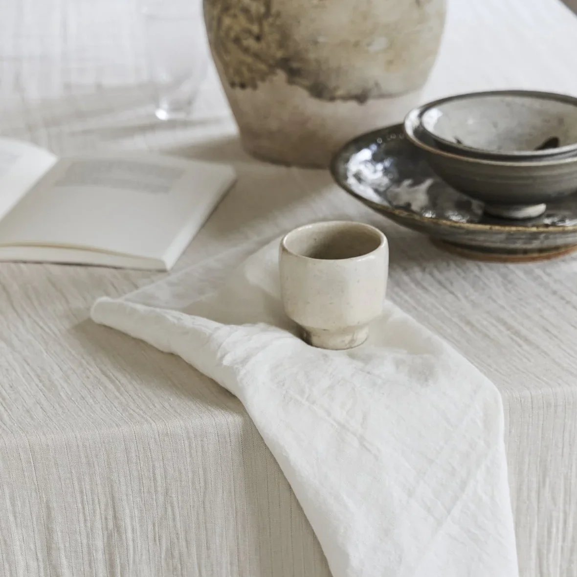 Dale_table_cloth_natural_Merrow_napkin_white.jpg.webp (Copy) (Copy) (Copy) (Copy) (Copy)