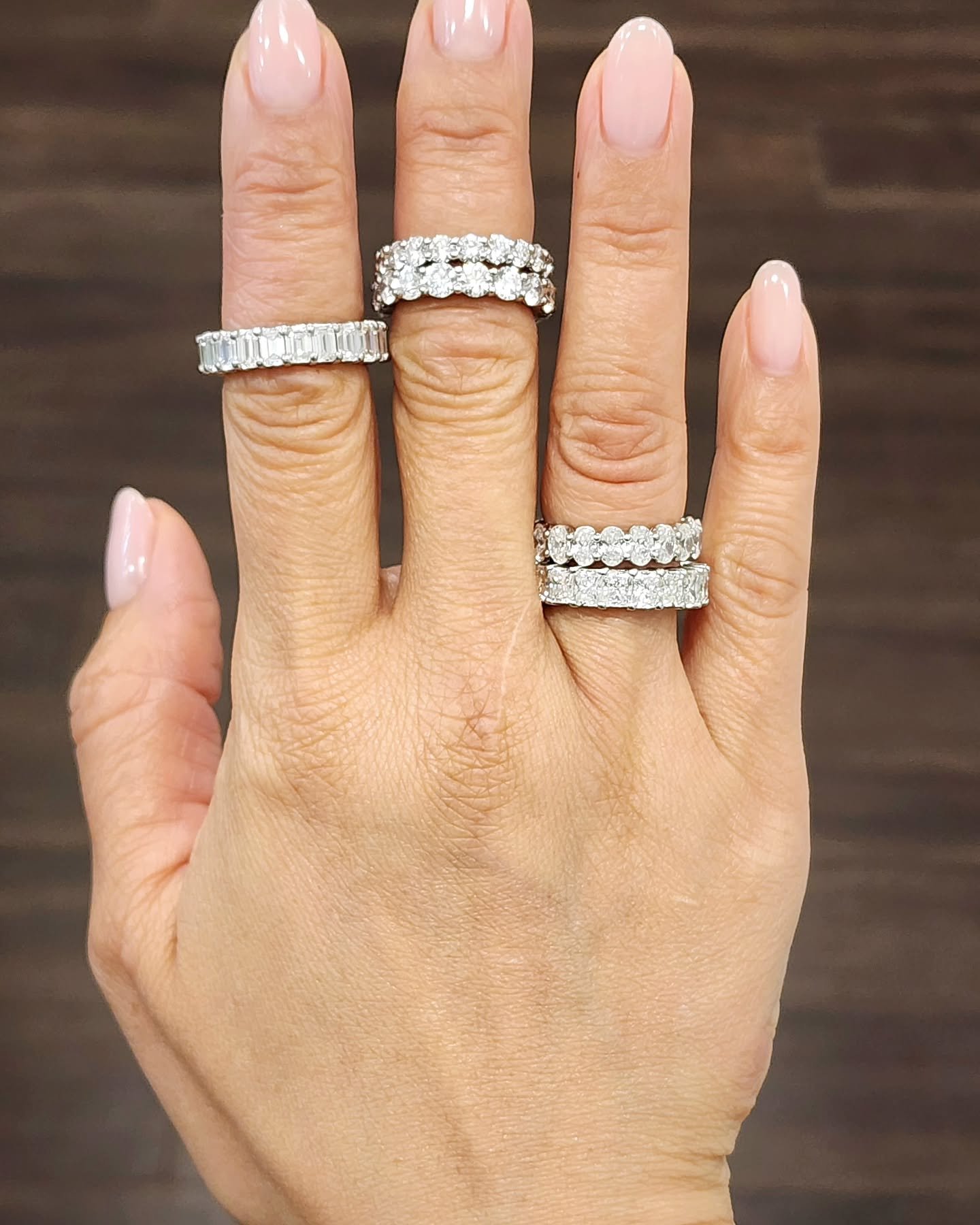 Eternity Bands 
&quot;A ring that never ends, like your story&quot;

#ınstajewelry #finejewelry #eternityband #diamond #platinum