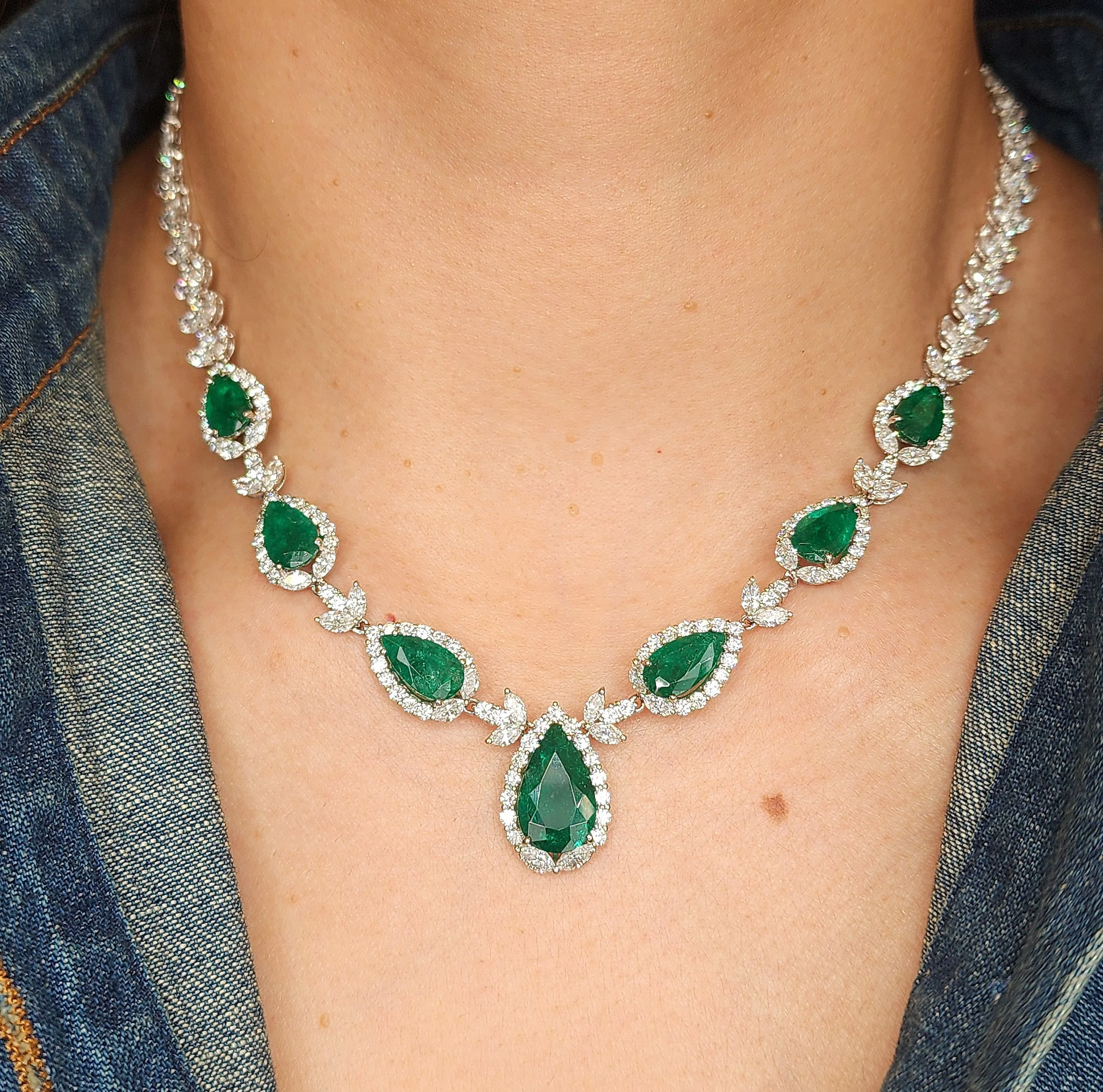 27.46 ct GIA Certified Colombian Emerald & Diamond Necklace, 18k White Gold
