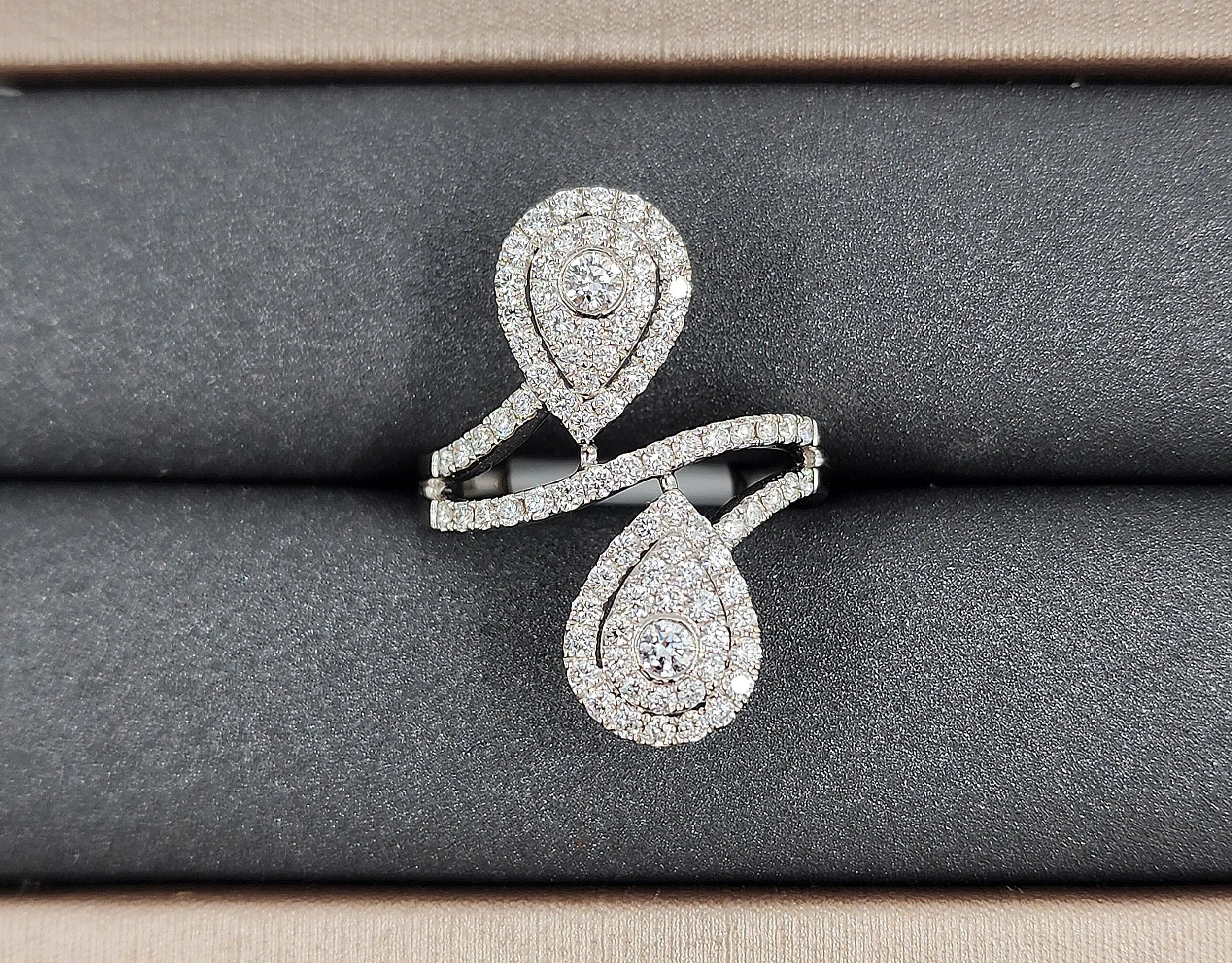 Exquisite 1.16 ct Diamond Ring -  18k White Gold