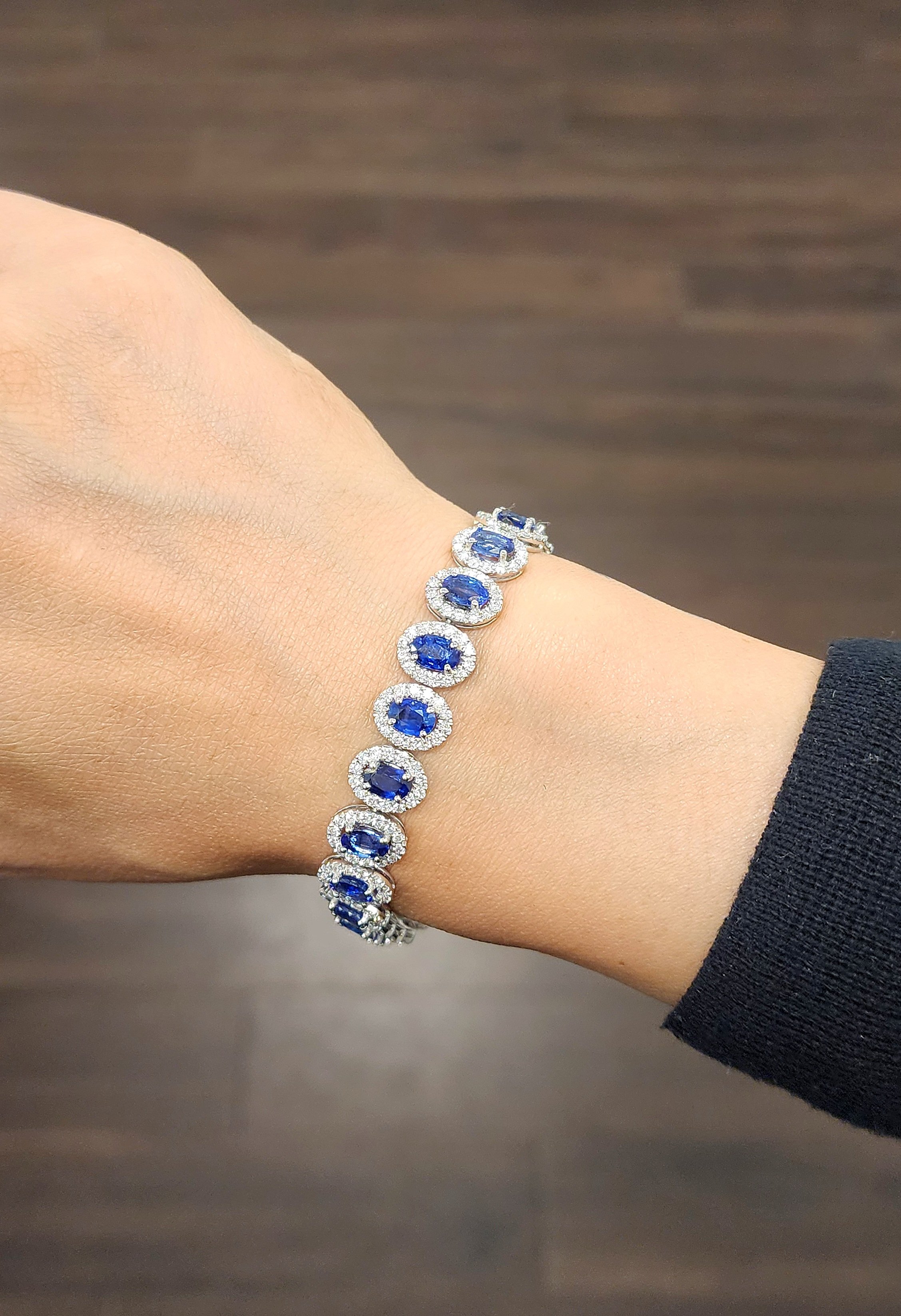 22.10 ct Natural Sapphire & Diamond Tennis Bracelet