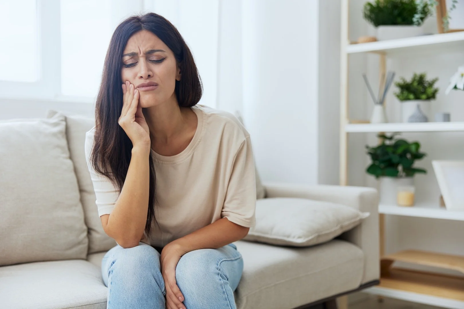 What to do when your tooth randomly hurts