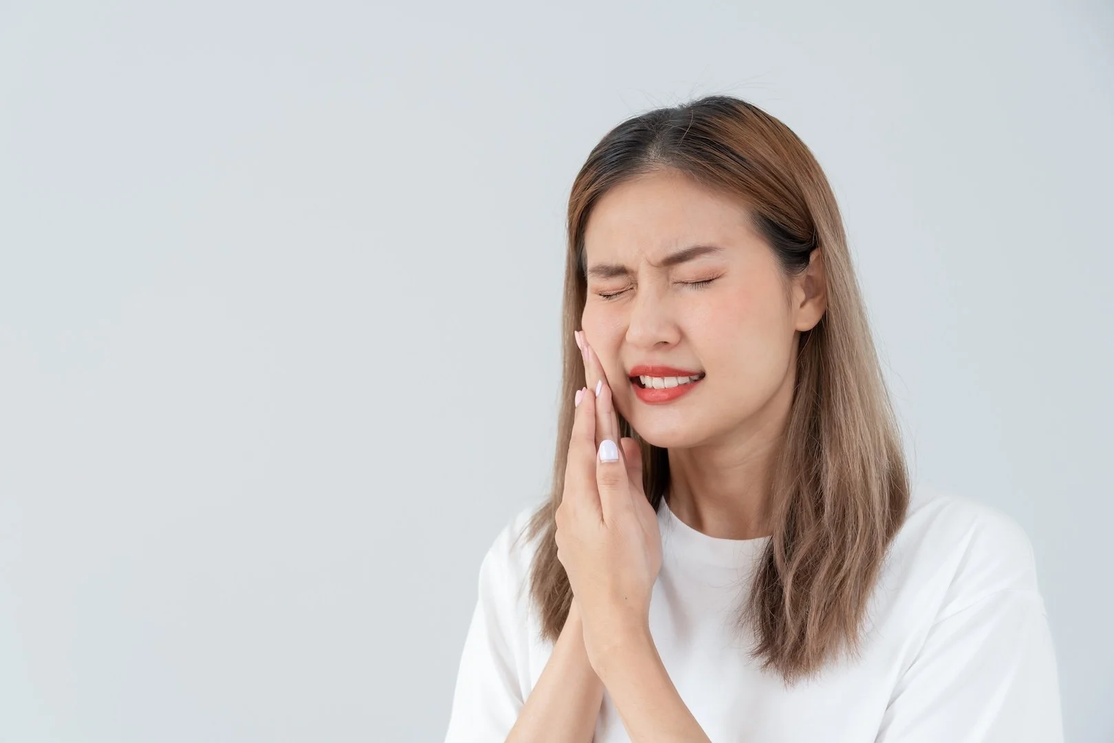 What happens if a cracked tooth is left untreated?