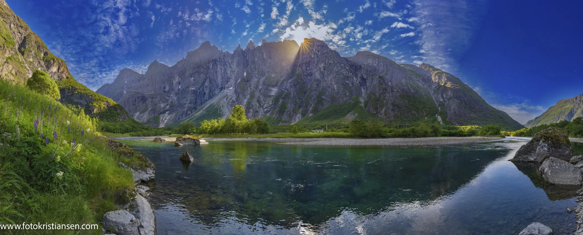 Grønn Ok,DSC4163__DSC4201-39 imagesGrønn Kode Trollveggen,vann copy.jpg