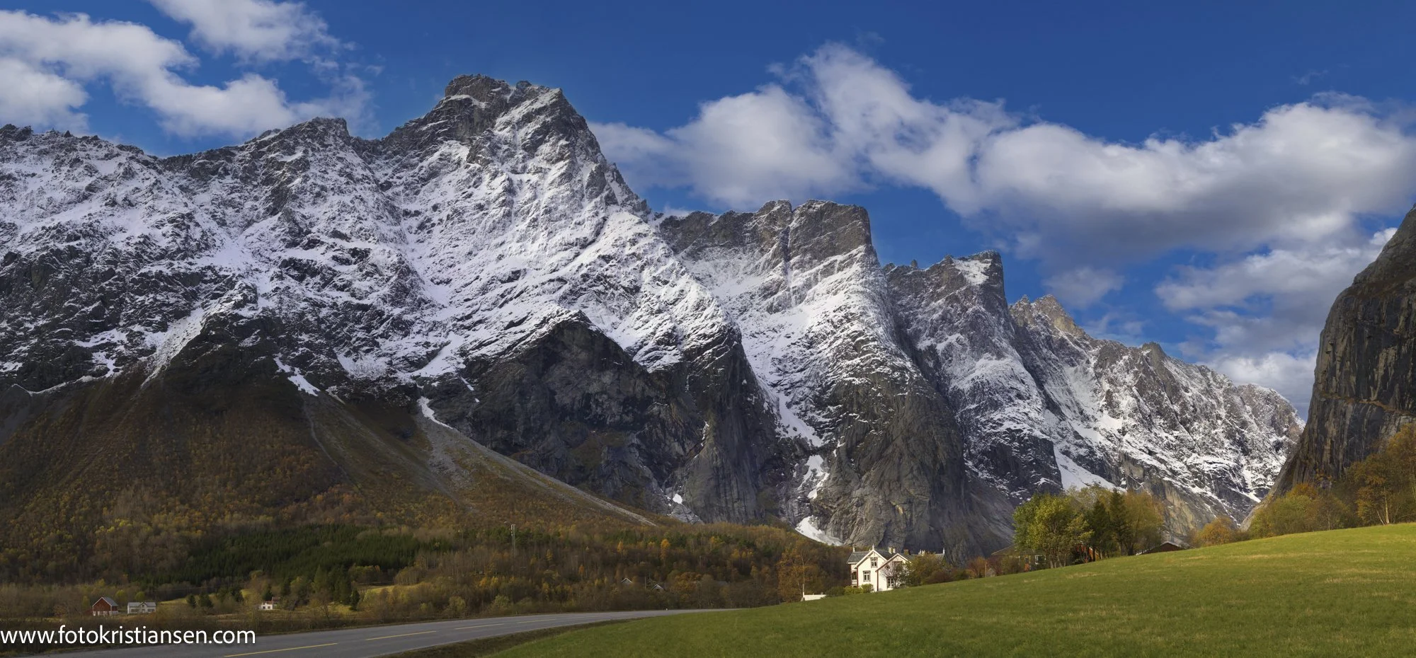 Trollveggen og Horgheim Sundeskyer. 2.jpg