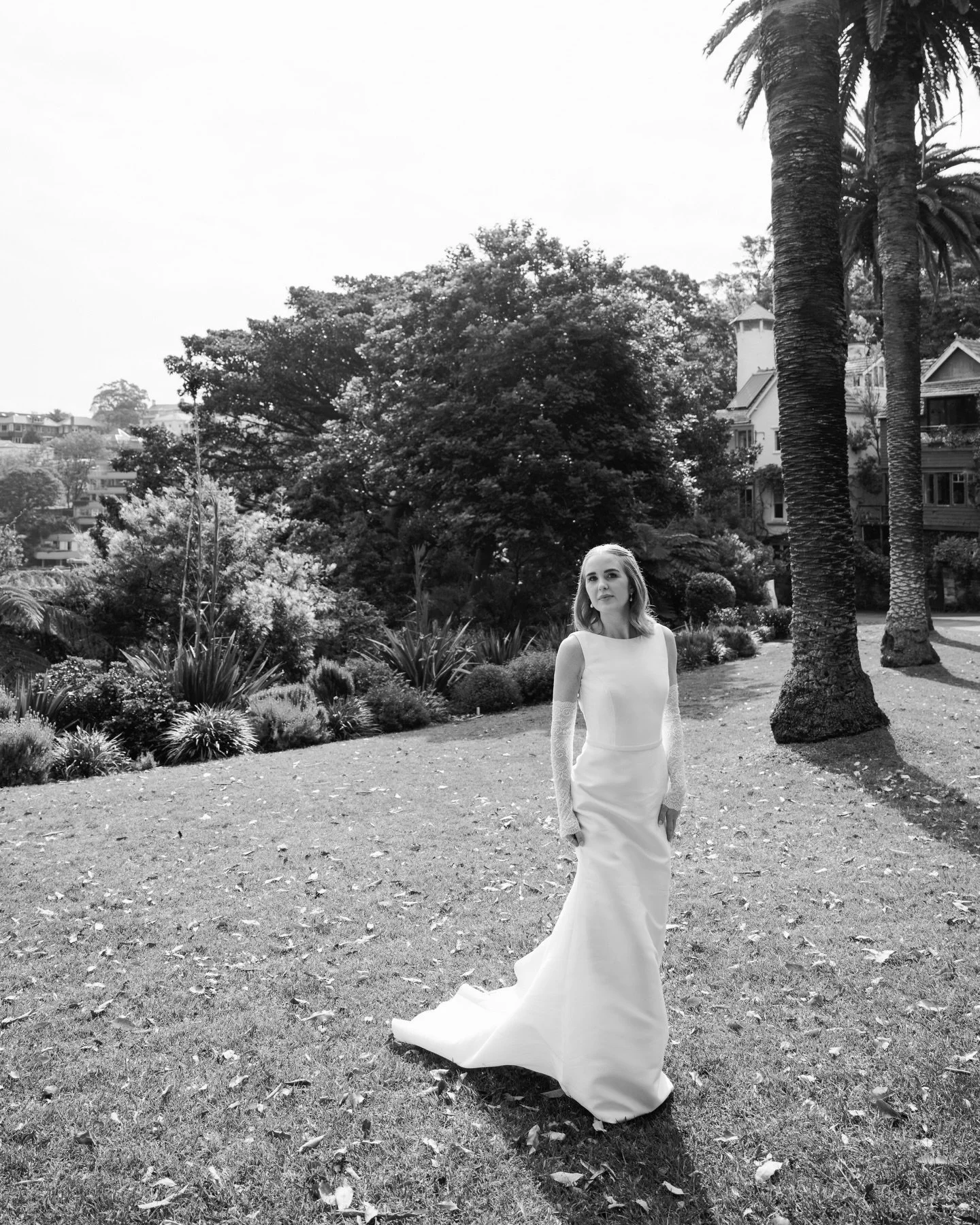 Delaney and her girls 🤍 #pleinairstudyo