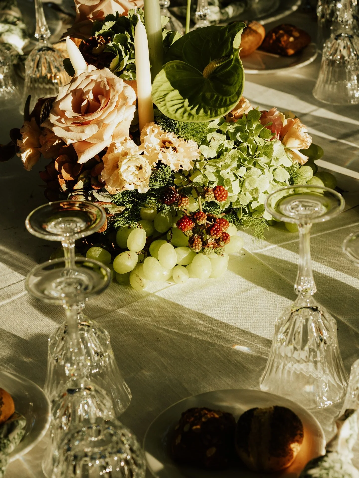 wedding mise en place @villa_toscanelli 
Catering @dea_eventi_catering 

Make-up @biancatrichilomua 
Abito Sposa @vanessa_costanzi_carmignati 
Abito Sposo @mori_sposo 
Video @wemo_movies 
Hairdresser @nemart_hairlab 
Musica @_ilcaffedegliartisti_ 
Lu