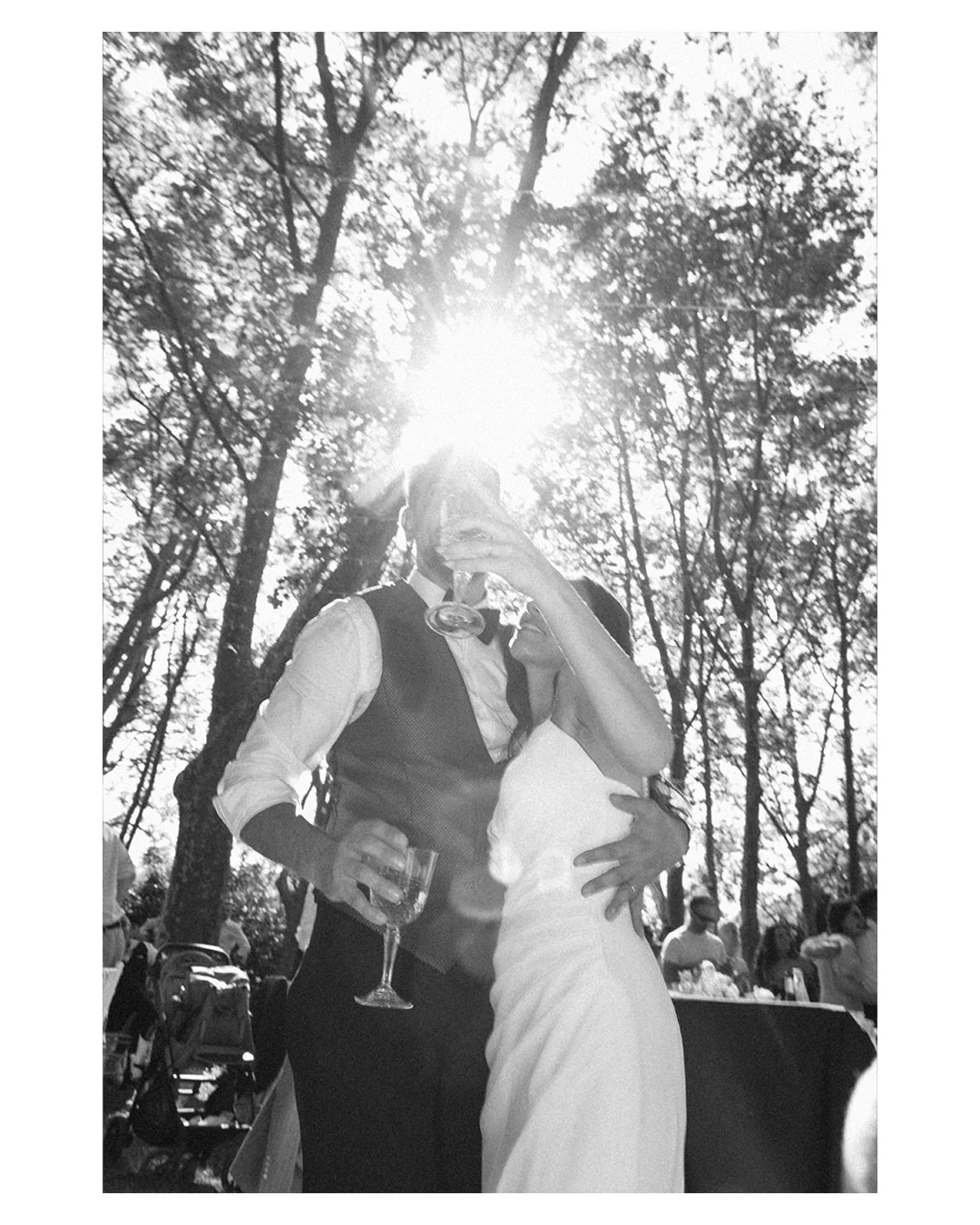 Friends, music, good food, and the sweetest kind of chaos
.
.
Chiara &amp; Nathan
31/05/26
.
.
Venue @symposio__catering 
Second shooter @pieroparraless 
Assistant @asiacanocchi 
Video @matteozoppi_og 
Music @enzolombardilivemusic 
Kid&rsquo;s entert