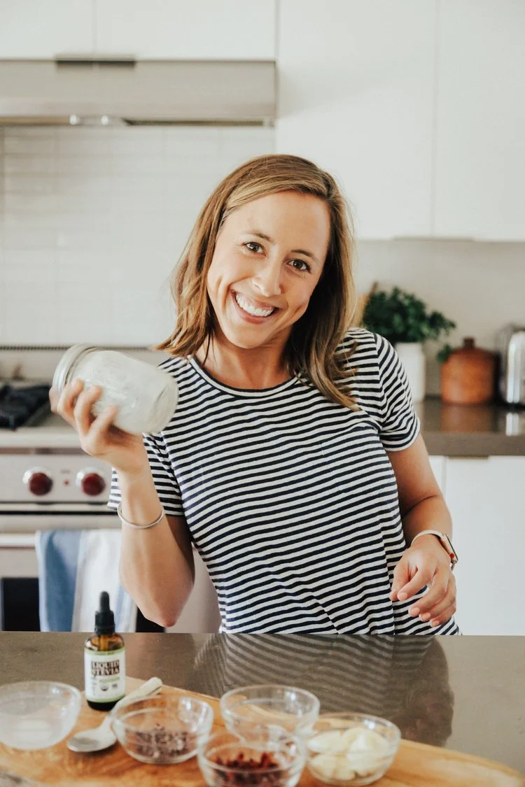 Lia shaking overnight oats in a jar. She shares her simple step-by-step recipe for healthy overnight oats.