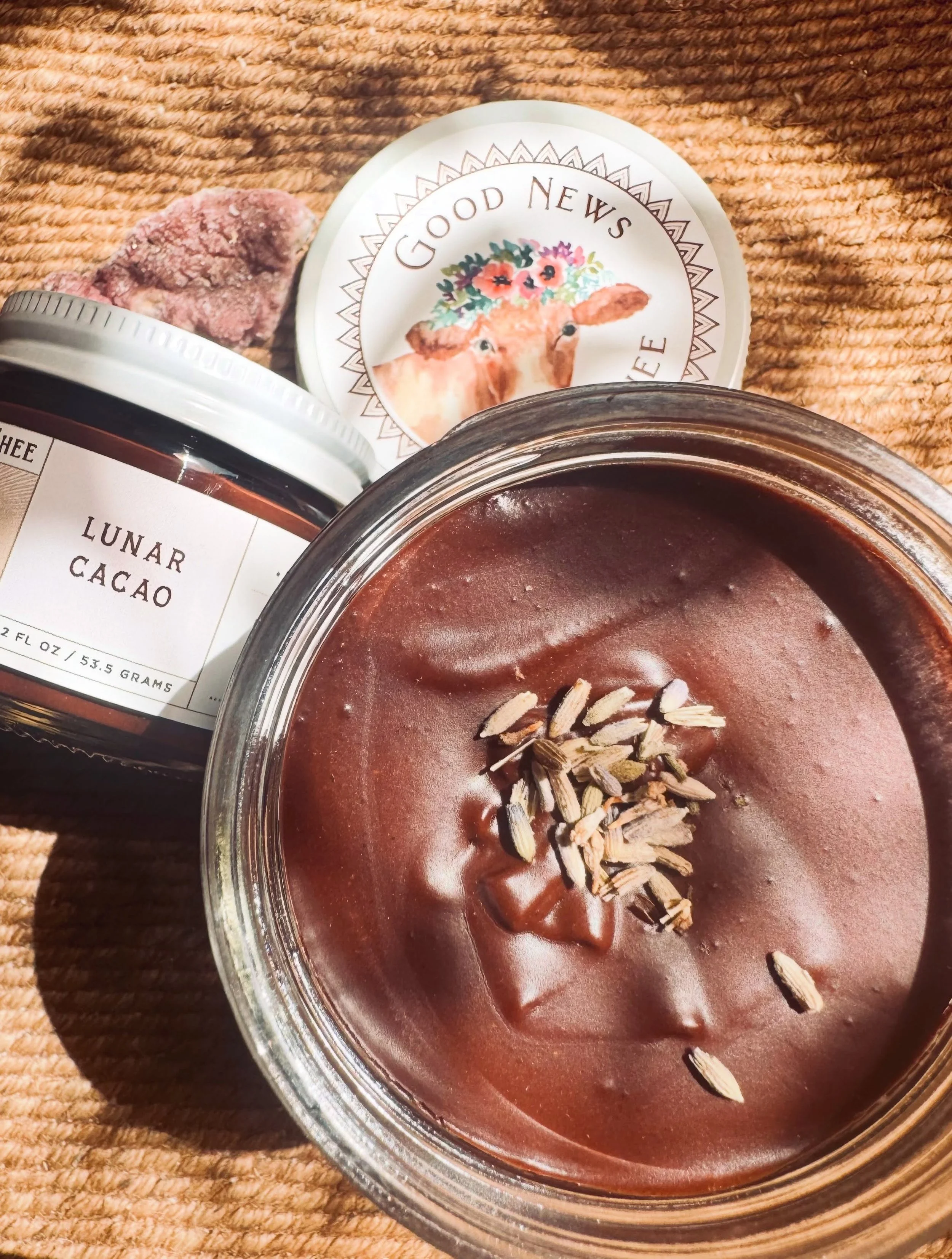 Fresh batch o&rsquo; LUNAR CACAO is in stock. 

It&rsquo;s like our original chocolate ghee (Cacao Ritual) but we whipppp in herbs to support female hormones (Shatavari + Maca) + Lavender for soothing.

This blend is *essential* for the luteal phase 