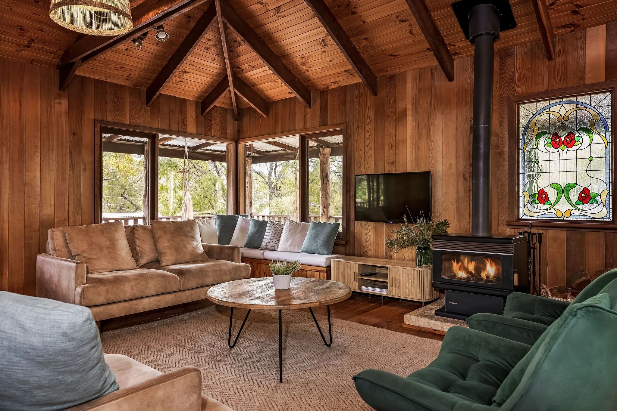 Treehouse20_Living-1.jpg