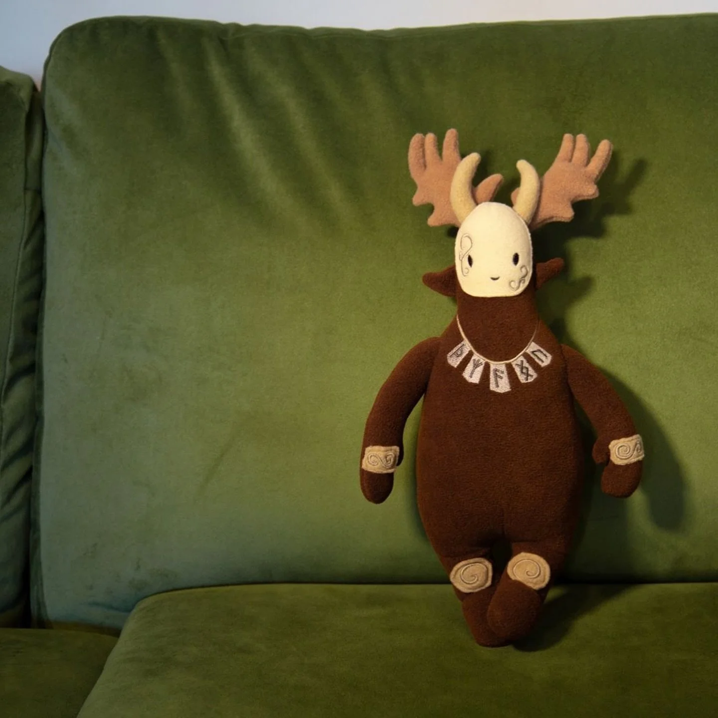 We&rsquo;ll be dropping Vol 1, Part 2 soon, plus some new lore! In the meantime, please enjoy plushie Jottie in all of his plush glory.
.
.
.
.
#theisles #giant #fairytale #folklore #fantasy #monster #cosy #cosyfantasy #forest #worldbuilding #plushie