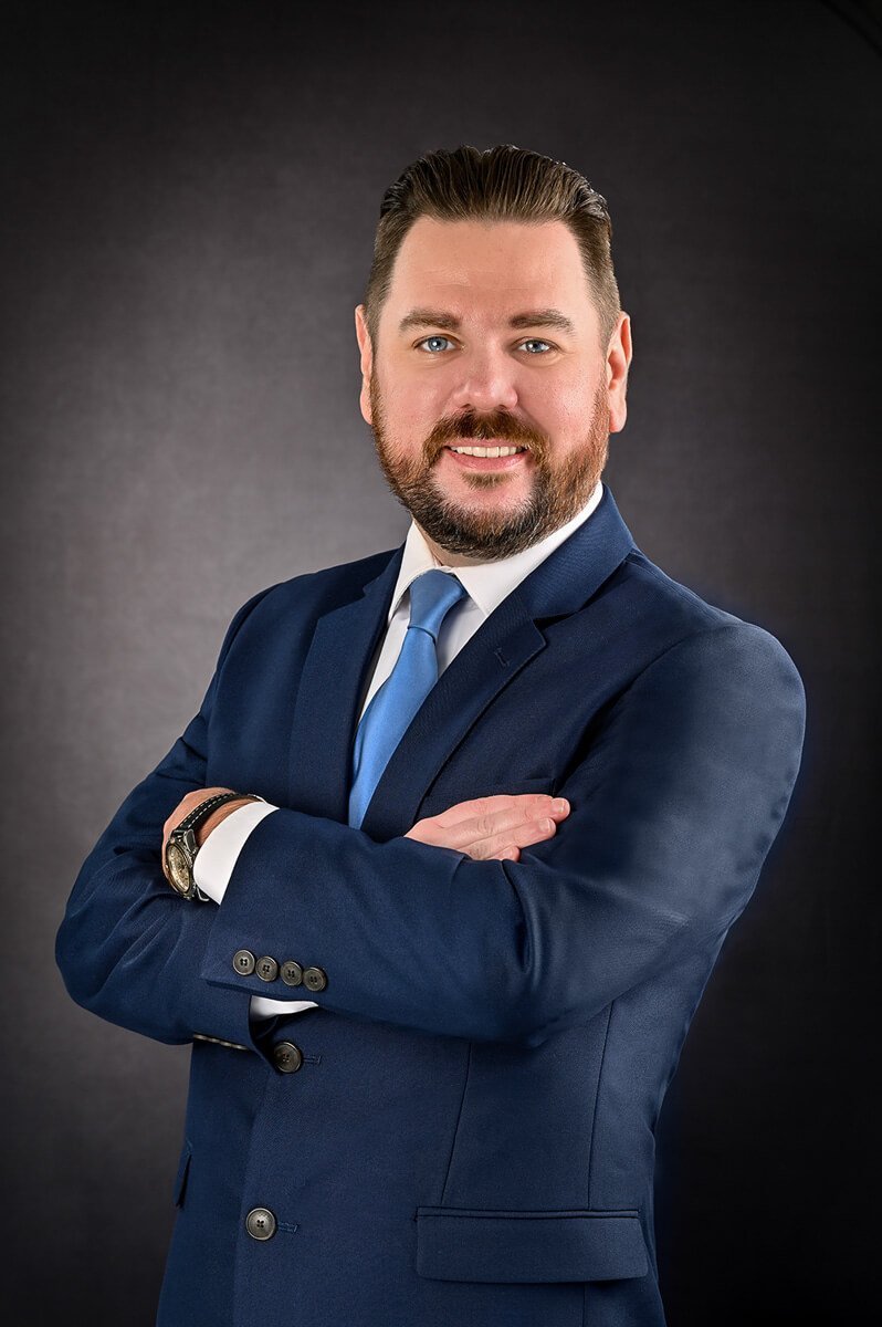 Professional corporate headshot — Karen Vaisman Photography Agoura Hills