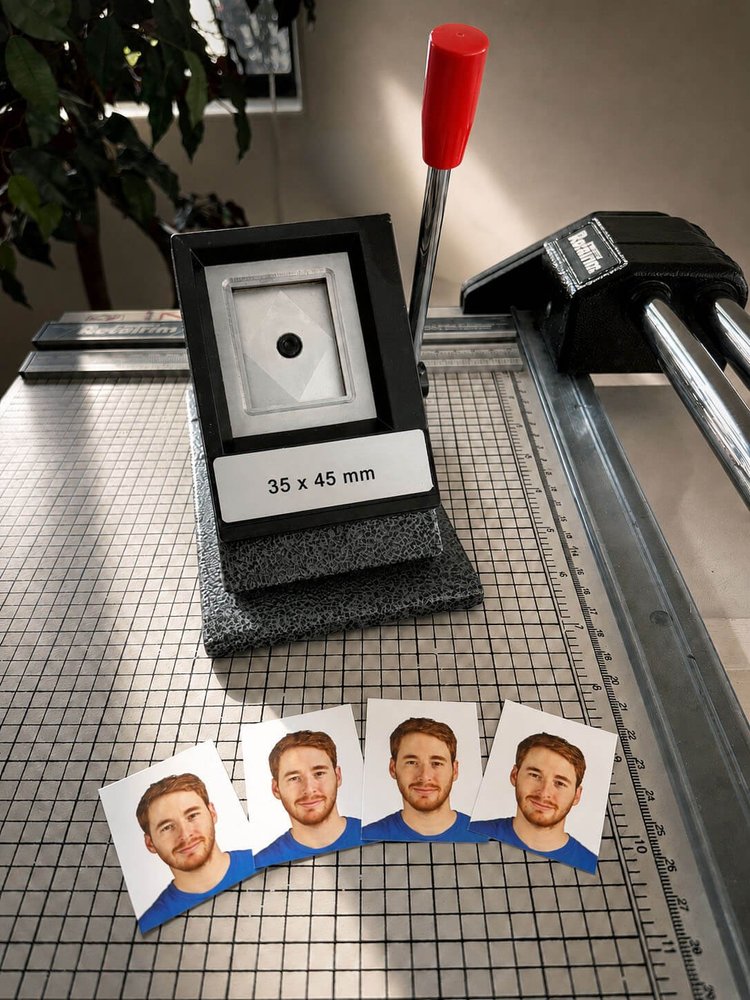 35 x 45 mm Irish passport photo cutter at Karen Vaisman Photography