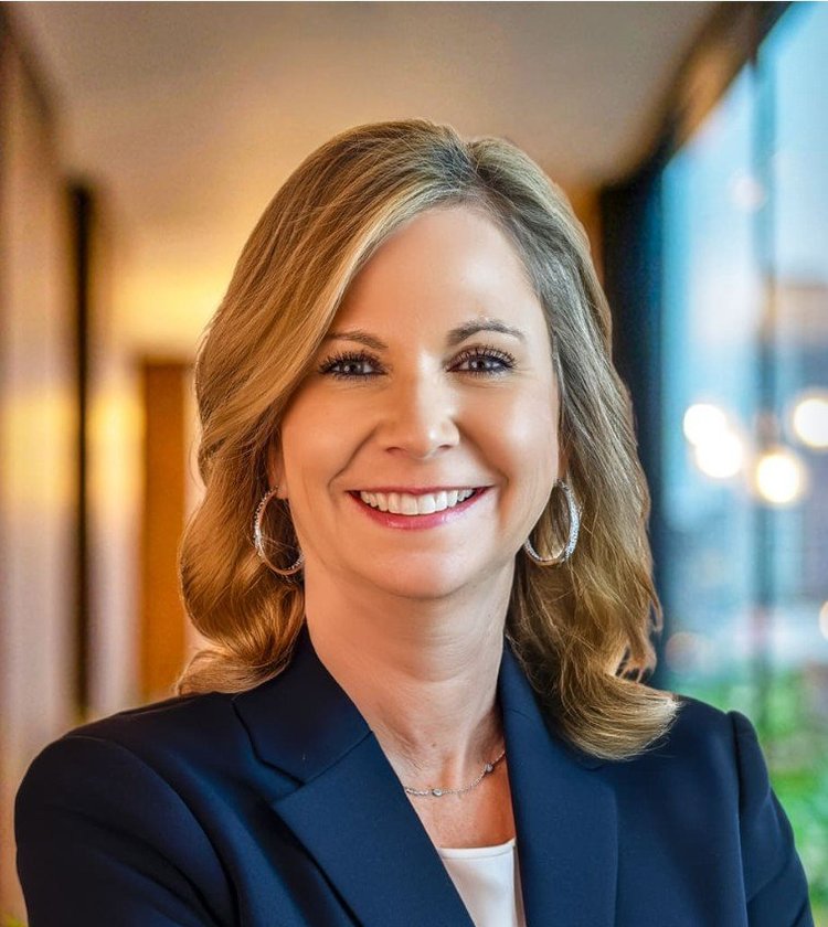 Kami Molin CPA personal branding headshot by Karen Vaisman Photography — Thousand Oaks
