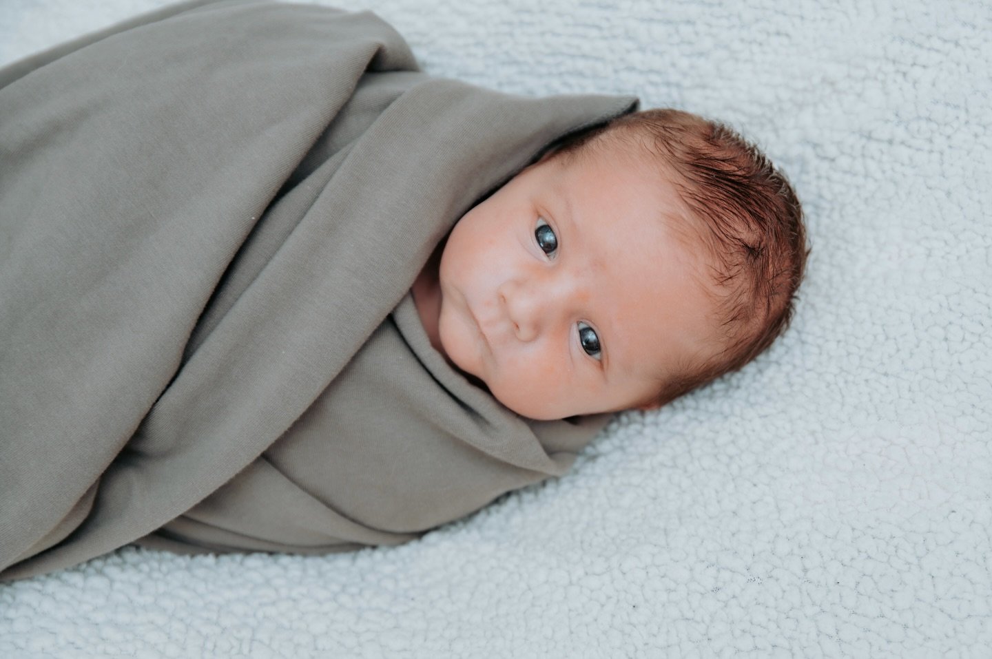 Last-Minute Gift Alert! 
Still need a gift and Tj Maxx lines are way too long? My Portrait Session Gift Vouchers are the perfect option ✨
It&rsquo;s easy, thoughtful, and meaningful 🤍 DM me to purchase!