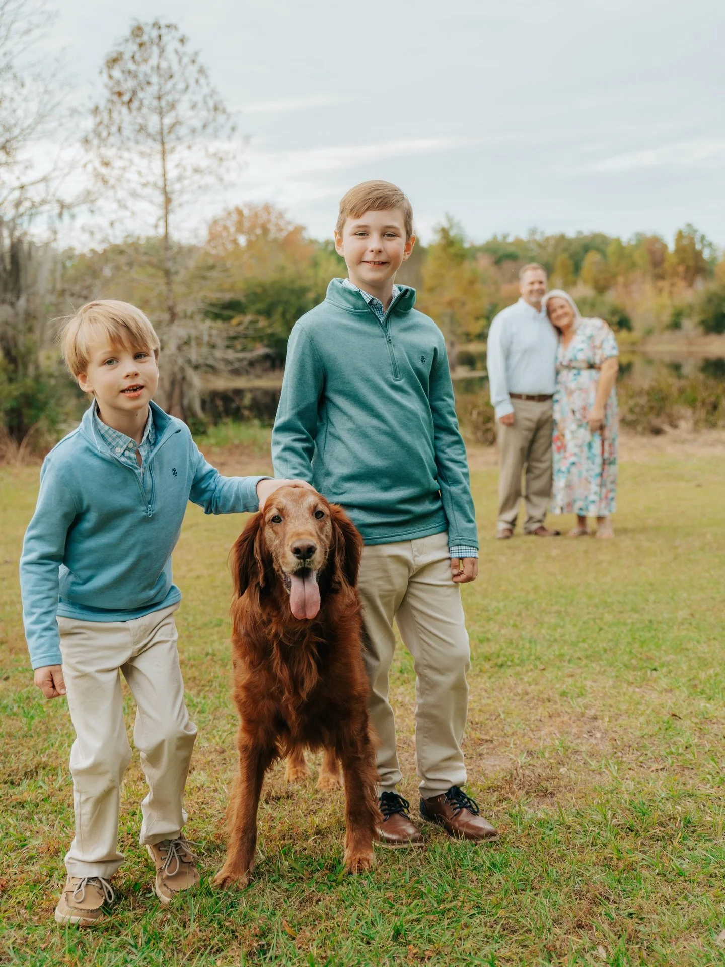 Family includes the fur babies as well 💛

#FloridaPhotographer