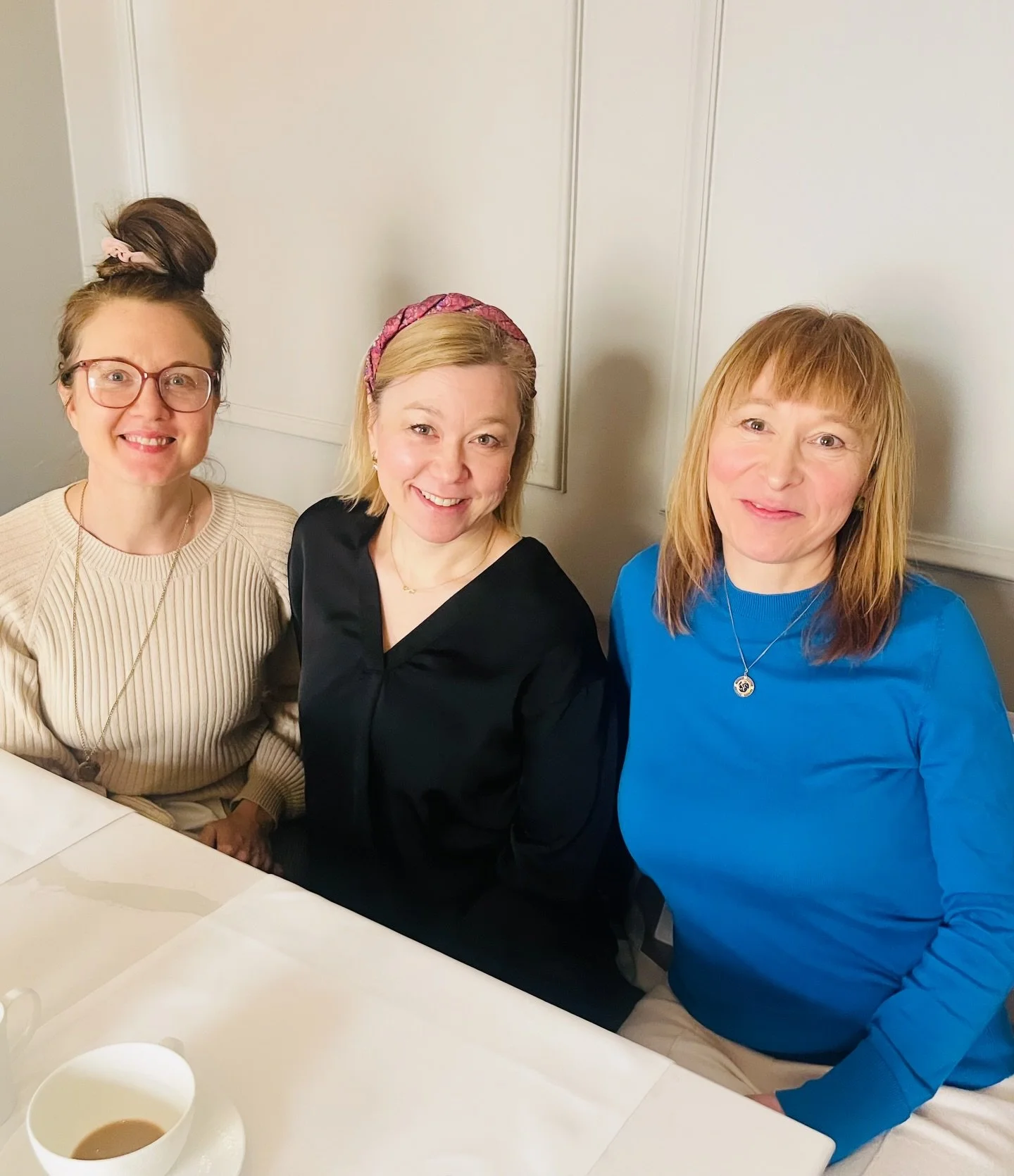 Ollaan Essin kanssa py&ouml;ritetty yrityst&auml; jo yli 13 vuotta, ja nyt tiimiin on liittym&auml;ss&auml; maanantaina Christa 😍 Toiminta on kasvanut viime aikoina ja ty&ouml;m&auml;&auml;r&auml; sen mukana &ndash; niin paljon, ett&auml; t&auml;m&a