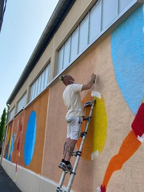 🎨 Une belle fresque participative à la JA Rennes !

Un grand merci à l’Association Jeanne d’Arc de Rennes pour sa confiance. Je suis très fier du travail réalisé par les enfants du centre de loisirs, qui se sont montrés impliqués, motivés et créatif