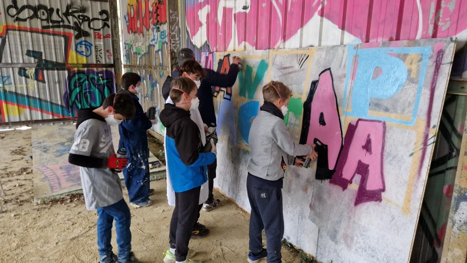 Initiation graffiti pour un anniversaire.