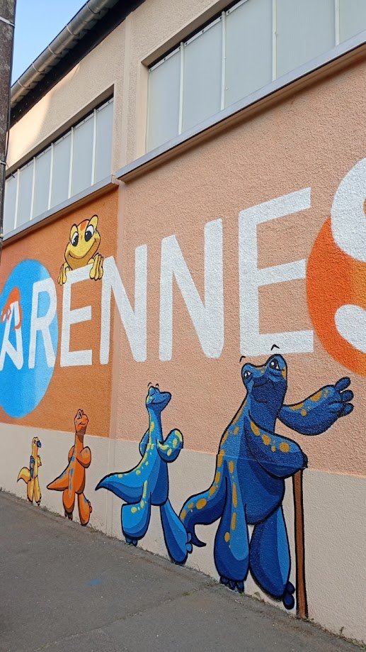 🎨 Une belle fresque participative à la JA Rennes !

Un grand merci à l’Association Jeanne d’Arc de Rennes pour sa confiance. Je suis très fier du travail réalisé par les enfants du centre de loisirs, qui se sont montrés impliqués, motivés et créatif