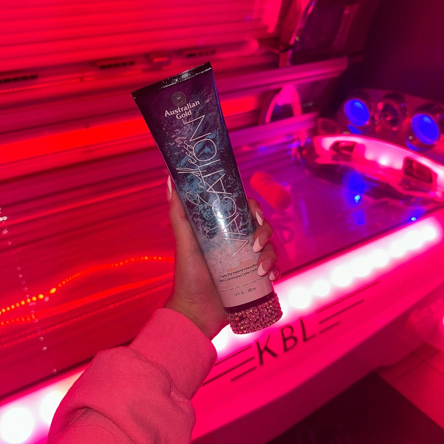 Endless Vacation by Australian Gold 🤍

✨ Helps accelerate natural tanning results
✨ Builds deeper, richer color
✨ Hydrates + leaves skin silky smooth
✨ Skin-conditioning ingredients for a flawless glow

The Coco Lexi glow just hits different 💕