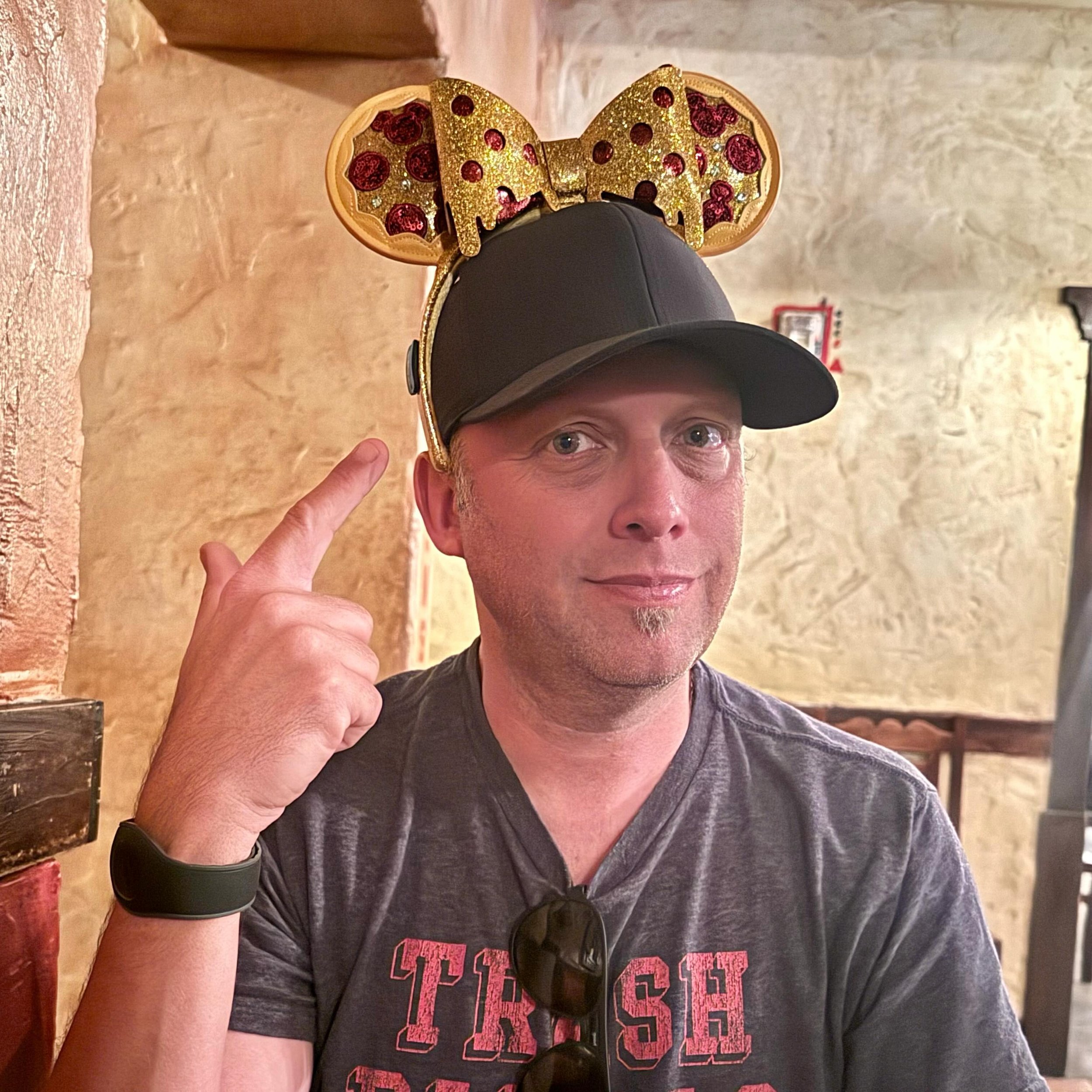 Coming soon to a pizza review near you! 

#pizza #disney #pizzamickeyears #yakandyetirestaurant