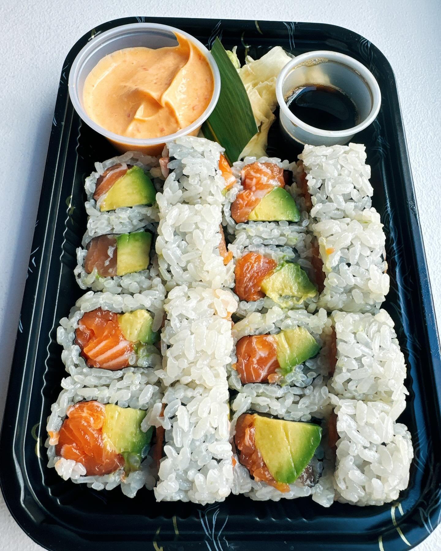 Our top sushi takeout 🍣🥢 delivered by @doordash 
1. 2 roll lunch special from @sushi35west for $19
2. Endless rolls from Tenzan - 3 rolls for $17
3. Sushi lunch special with salmon avocado from @oishibaynyc for $16
4. 2 rolls from @jojiboxnyc for $