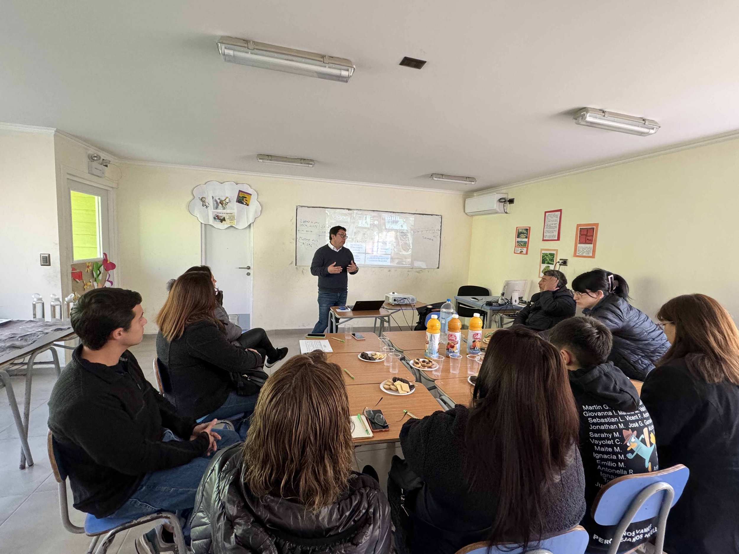 Reunión con Consejo Escolar Valle Narau - 30 mayo