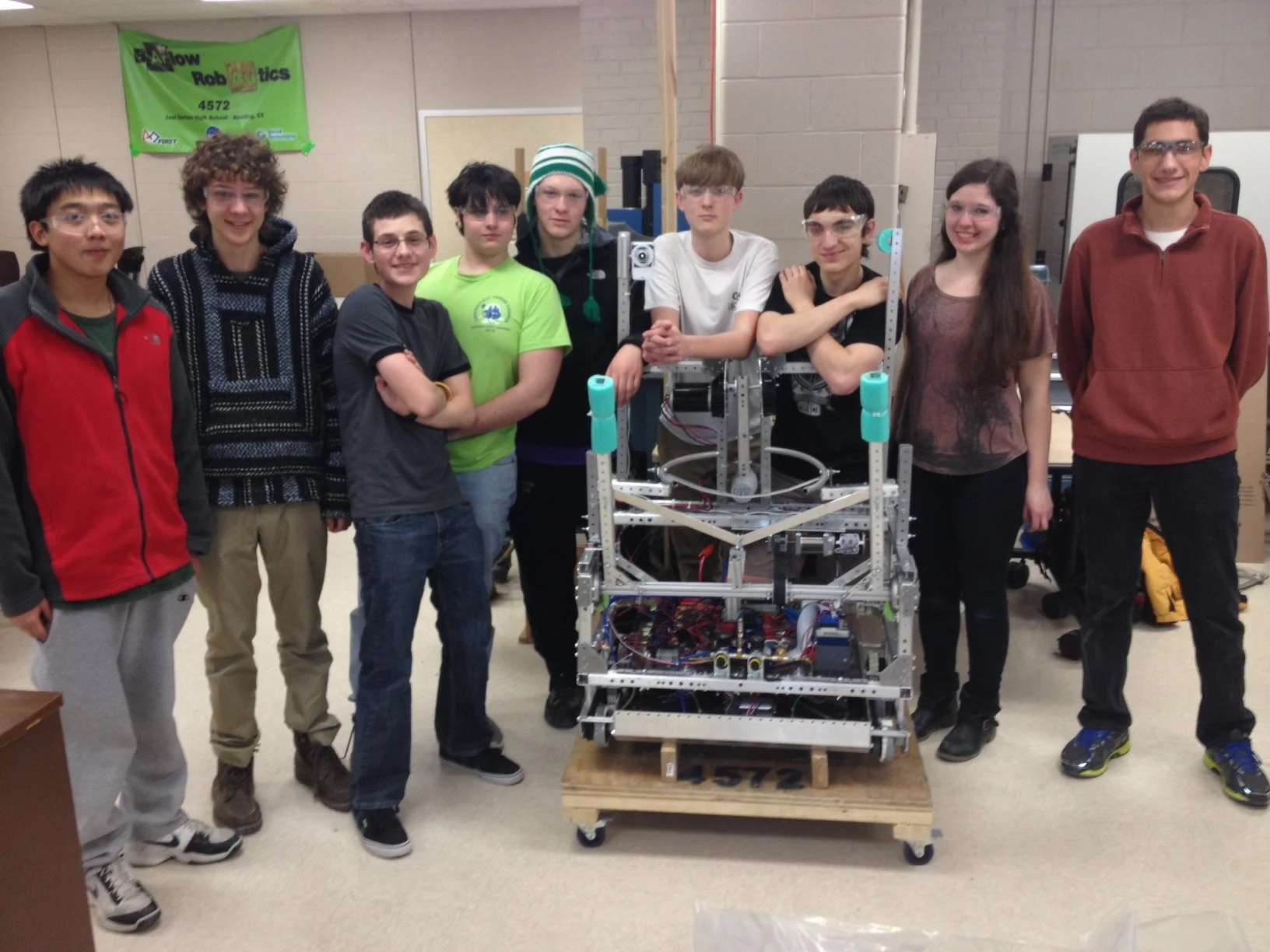 2014GroupShotWithRobot.JPG