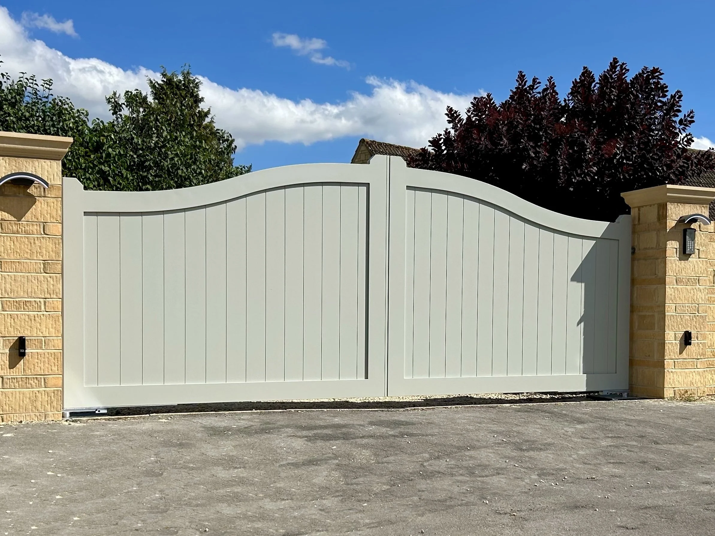 Burford Angled Horns.jpg