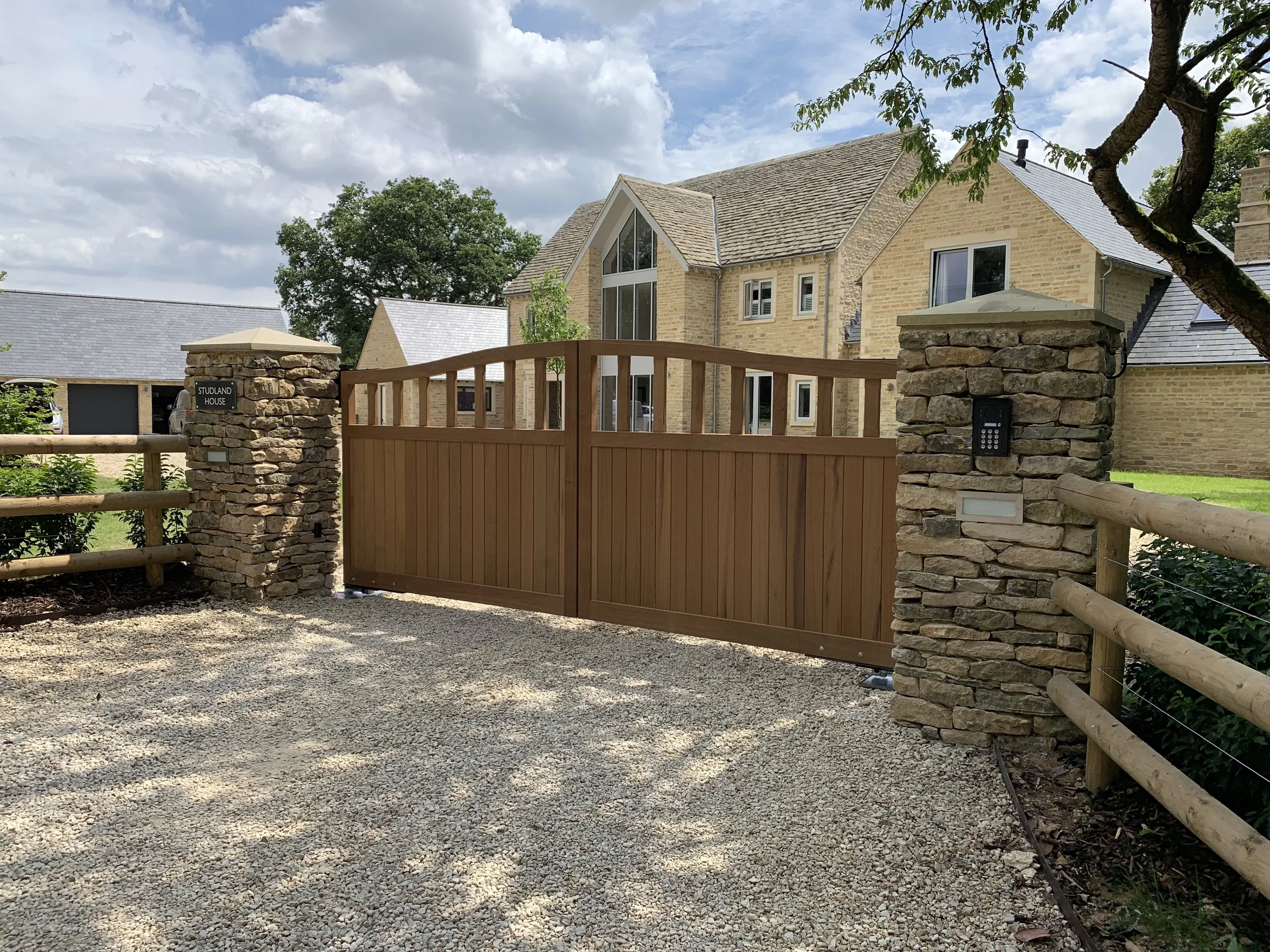 Swan Neck Open Top 1:3.jpg