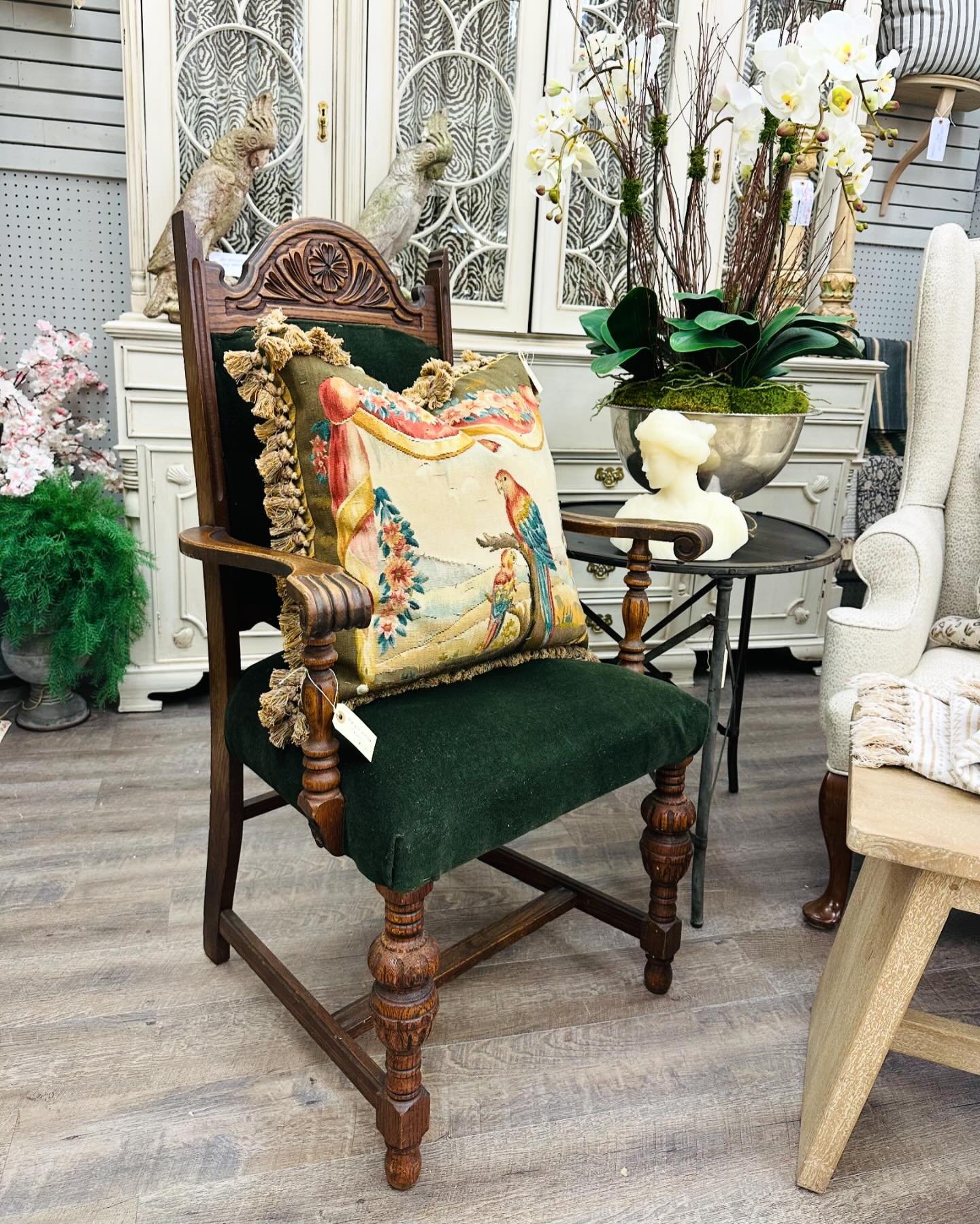 There aren&rsquo;t a lot of guarantees in life, but here&rsquo;s something we know for sure: Every bottom needs a chair!

What&rsquo;s your style? Plush and cozy vintage? Natural fiber woven in an interesting design? Traditional and formal? There are