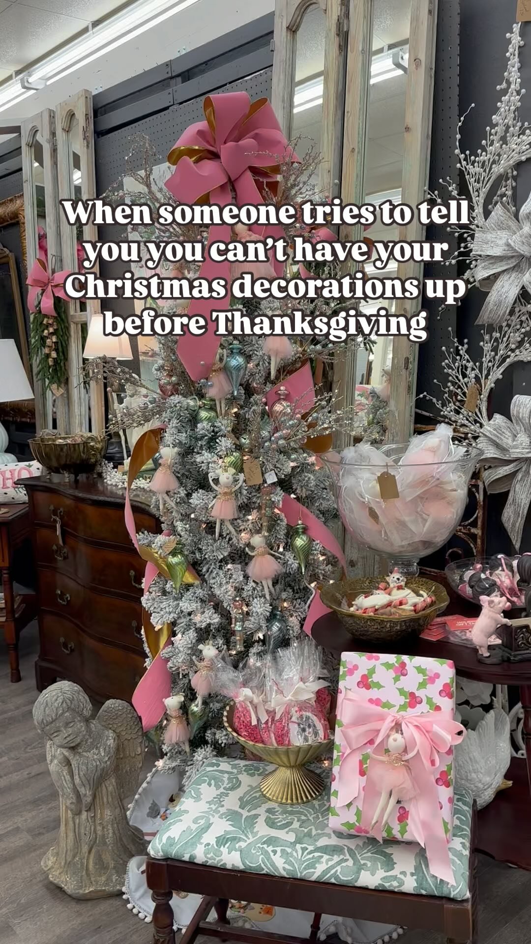 πCome and find all of your unique Christmas decor at The Queen of Hearts Antiques and Interiors! We have everything from the newest trends to primitive antique decor.
With 3 locations in the greater Atlanta area, Alpharetta, Buford + Marietta, ther
