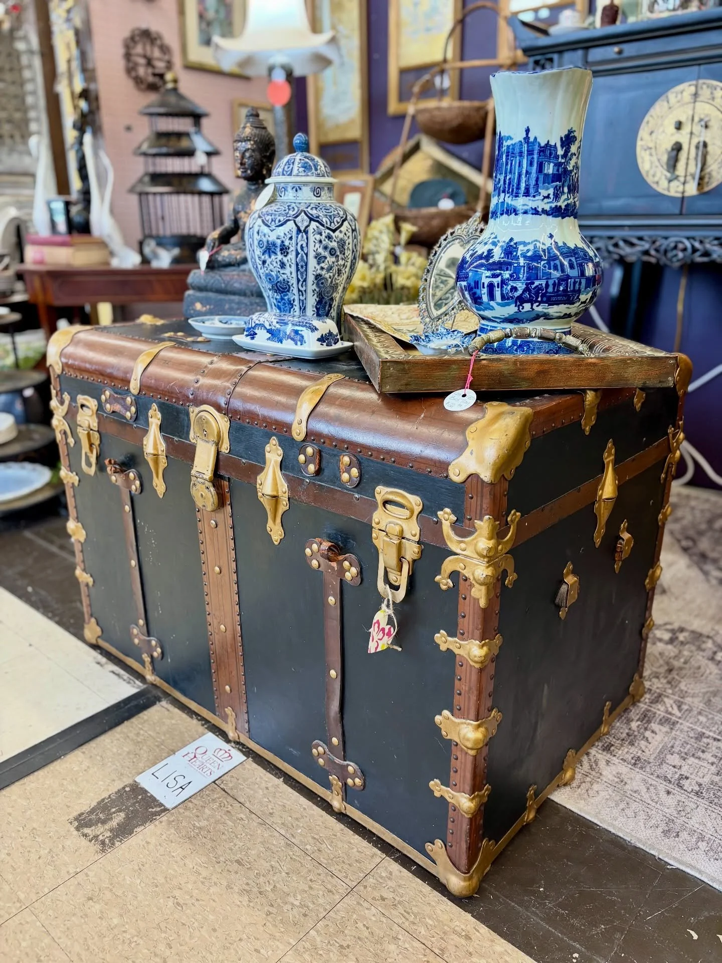 Tonight in MARIETTA, we&rsquo;re bringing that signature Ralph Lauren mood&hellip; classic equestrian touches, rich woods, traditional heritage stripes, and timeless Americana pieces that make a house feel like a home with history.

It&rsquo;s the ki