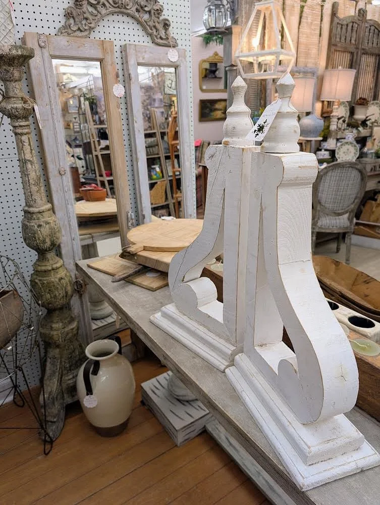 💞 Some things are just better in pairs 💞

😍 Matching lamps. A set of vintage chairs. Twin Mirrors. Double ginger jars. That perfect duo you didn&rsquo;t know your home needed.

This week we&rsquo;re celebrating pairs at Queen of Hearts, because th