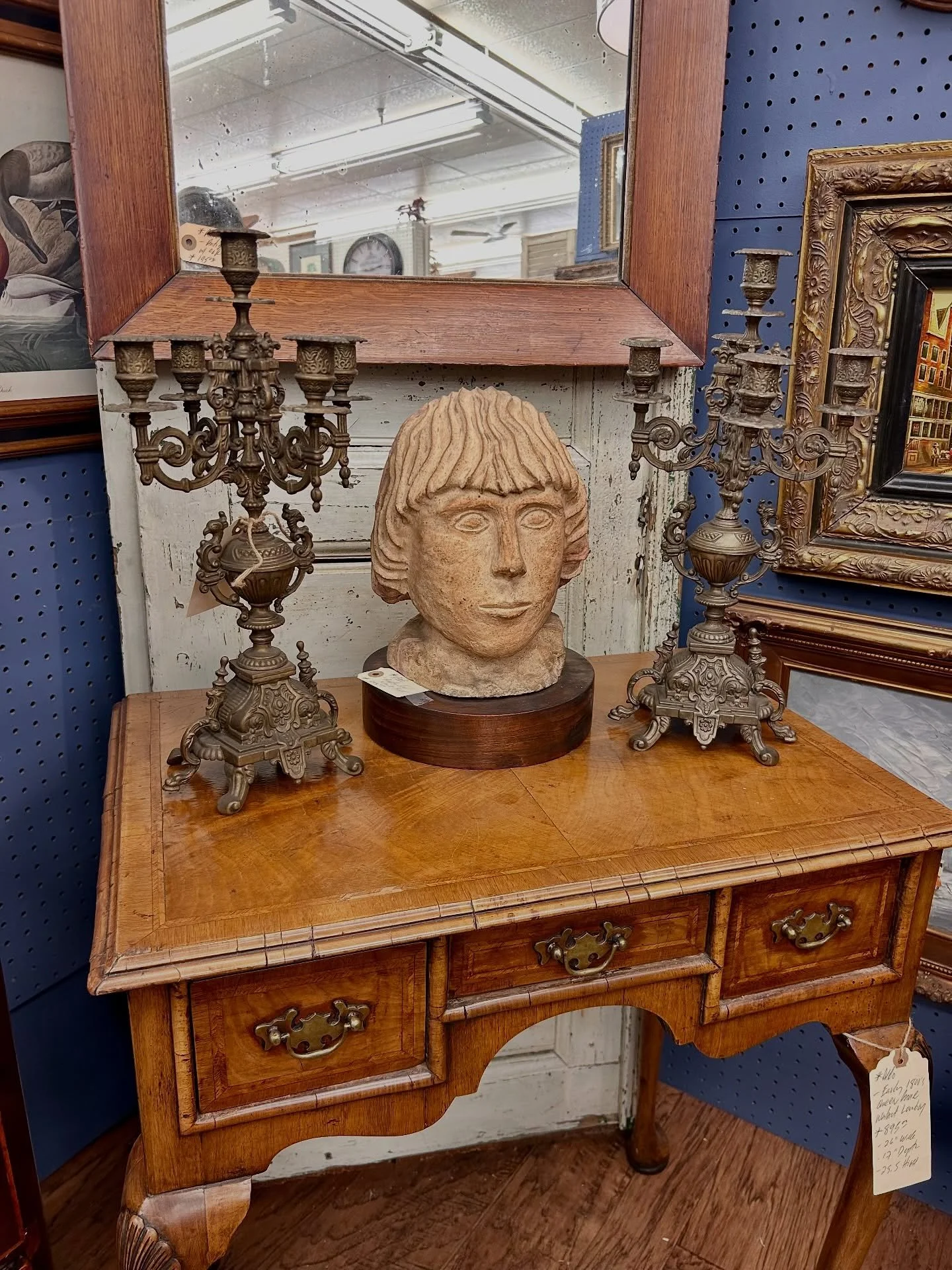 This week, we&rsquo;re all about perfect pairs 💫 💫 Think side by side candelabras, matching nightstands, double the lamps, double the charm. Some pieces were just meant to stay together&hellip;. and maybe come home with you 😉

If your space is cra