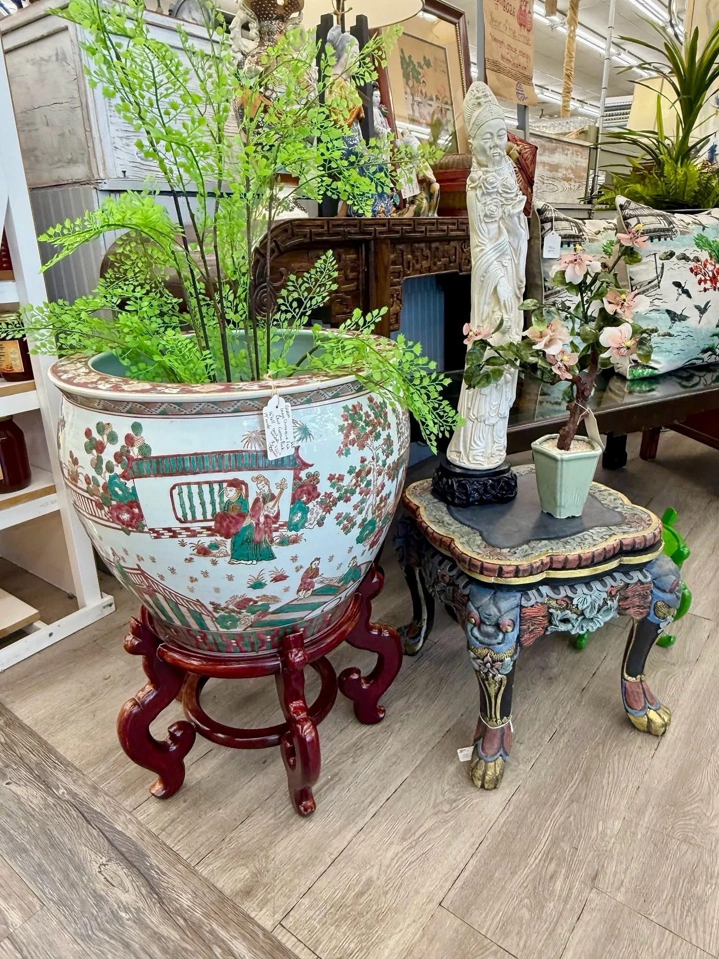 ❤️ It&rsquo;s Dealer&rsquo;s Choice Night! 📣 Your weekly first look at some of the newest, best, and most swoon worthy finds at The Queen 👑 February 5, 2026

✨ What is Dealer&rsquo;s Choice? ⬇️
It&rsquo;s our weekly digital catalog featuring hand p