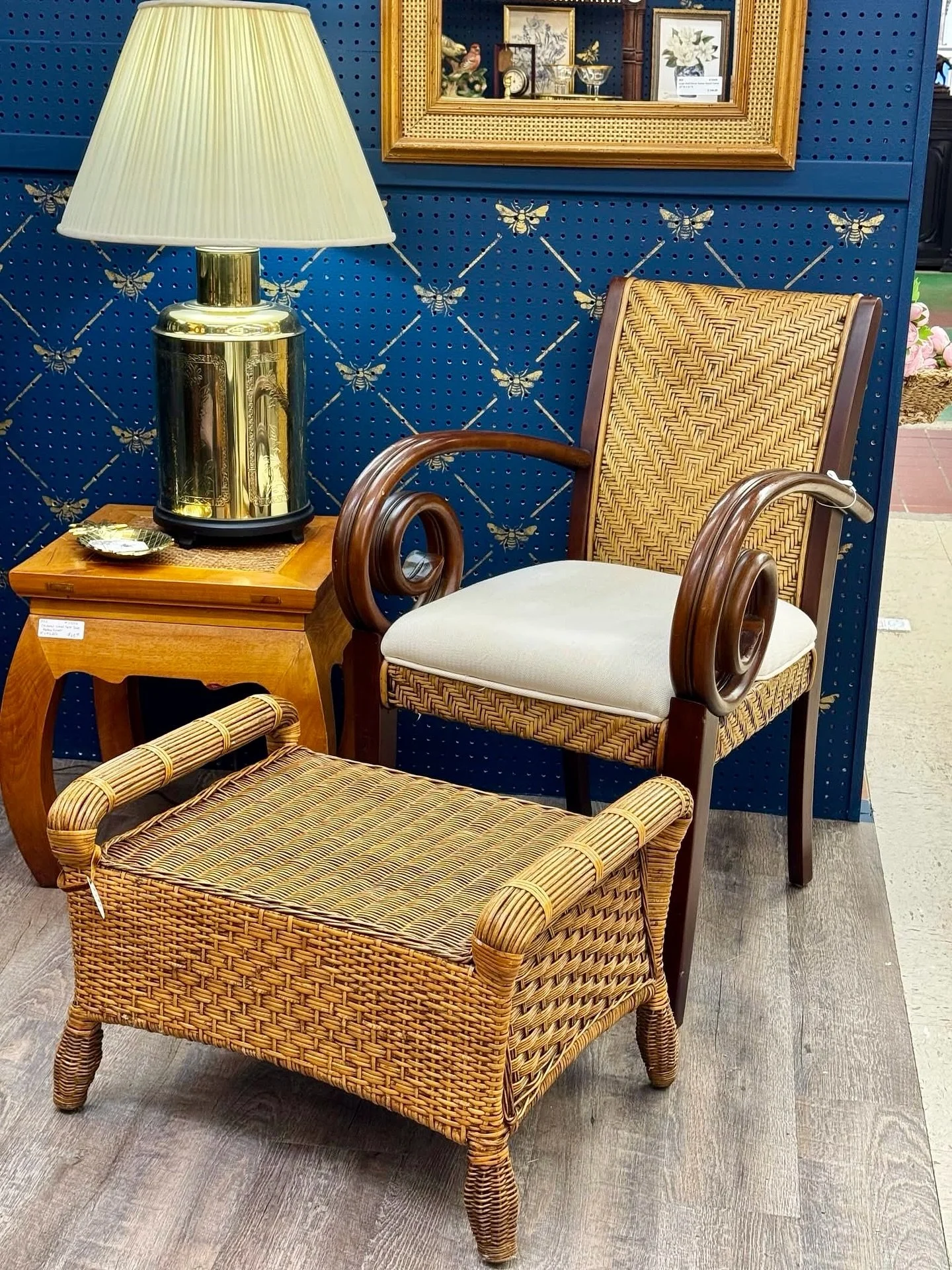 ❤️ It&rsquo;s Dealer&rsquo;s Choice Night! 📣 Your weekly first look at some of the newest, best, and most swoon worthy finds at The Queen 👑 February 12, 2026

✨ What is Dealer&rsquo;s Choice? ⬇️
It&rsquo;s our weekly digital catalog featuring hand 