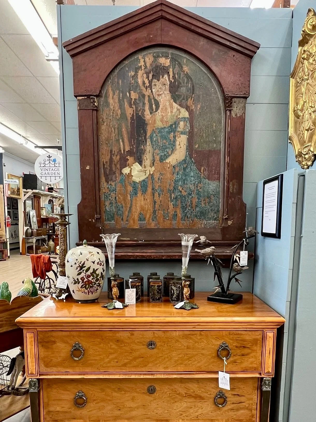 ❤️ It&rsquo;s Dealer&rsquo;s Choice Night! 📣 Your weekly first look at some of the newest, best, and most swoon worthy finds at The Queen 👑 March 5, 2026

✨ What is Dealer&rsquo;s Choice? ⬇️
It&rsquo;s our weekly digital catalog featuring hand pick