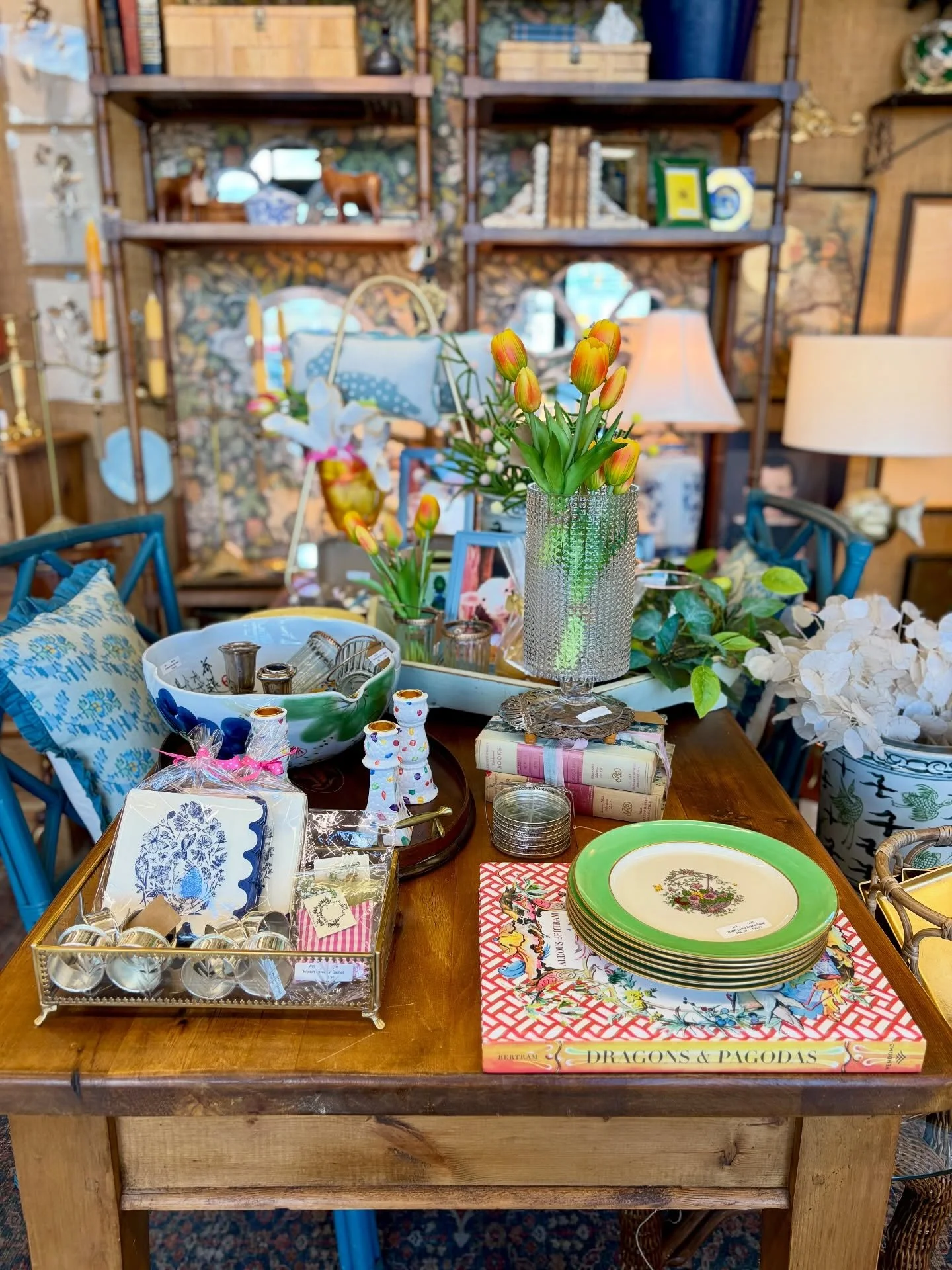Spring is showing up in the sweetest ways at Queen of Hearts MARIETTA 🌷

This week we&rsquo;re spotlighting standout spring vignettes&hellip; little moments throughout the store that capture the feeling of the season. It&rsquo;s all about those coll