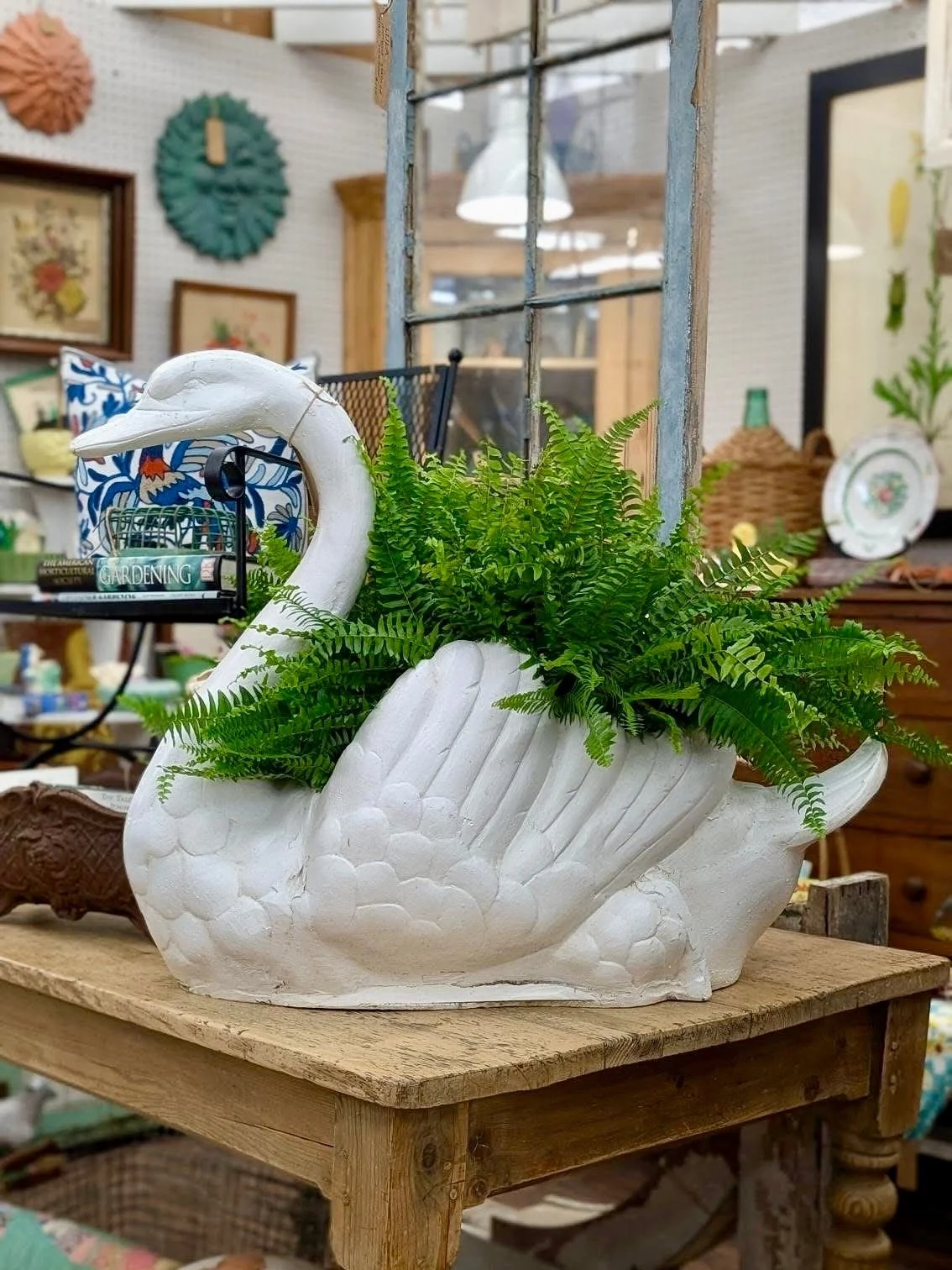 ❤️ It&rsquo;s Dealer&rsquo;s Choice Night! 📣 Your weekly first look at some of the newest, best, and most swoon worthy finds at The Queen 👑 March 19, 2026

✨ What is Dealer&rsquo;s Choice? ⬇️
It&rsquo;s our weekly digital catalog featuring hand pic