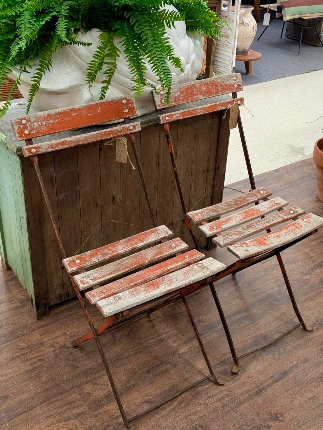 ❤️ It&rsquo;s Dealer&rsquo;s Choice Night! 📣 Your weekly first look at some of the newest, best, and most swoon worthy finds at The Queen 👑 April 13, 2026

✨ What is Dealer&rsquo;s Choice? ⬇️
It&rsquo;s our weekly digital catalog featuring hand pic