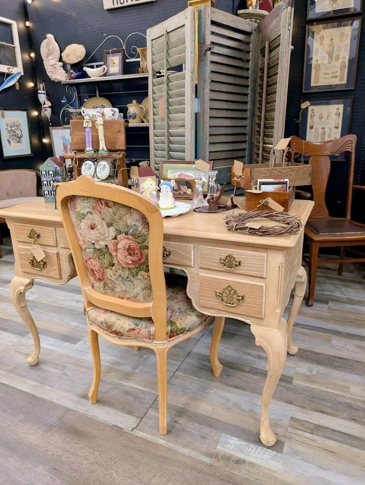 🤓 Tax week just got a whole lot more stylish, friends!! 

Tonight at our BUFORD location, we&rsquo;re featuring desks, bookshelves, and all the office organization pieces you didn&rsquo;t know you needed, but won&rsquo;t want to live without.

Conta