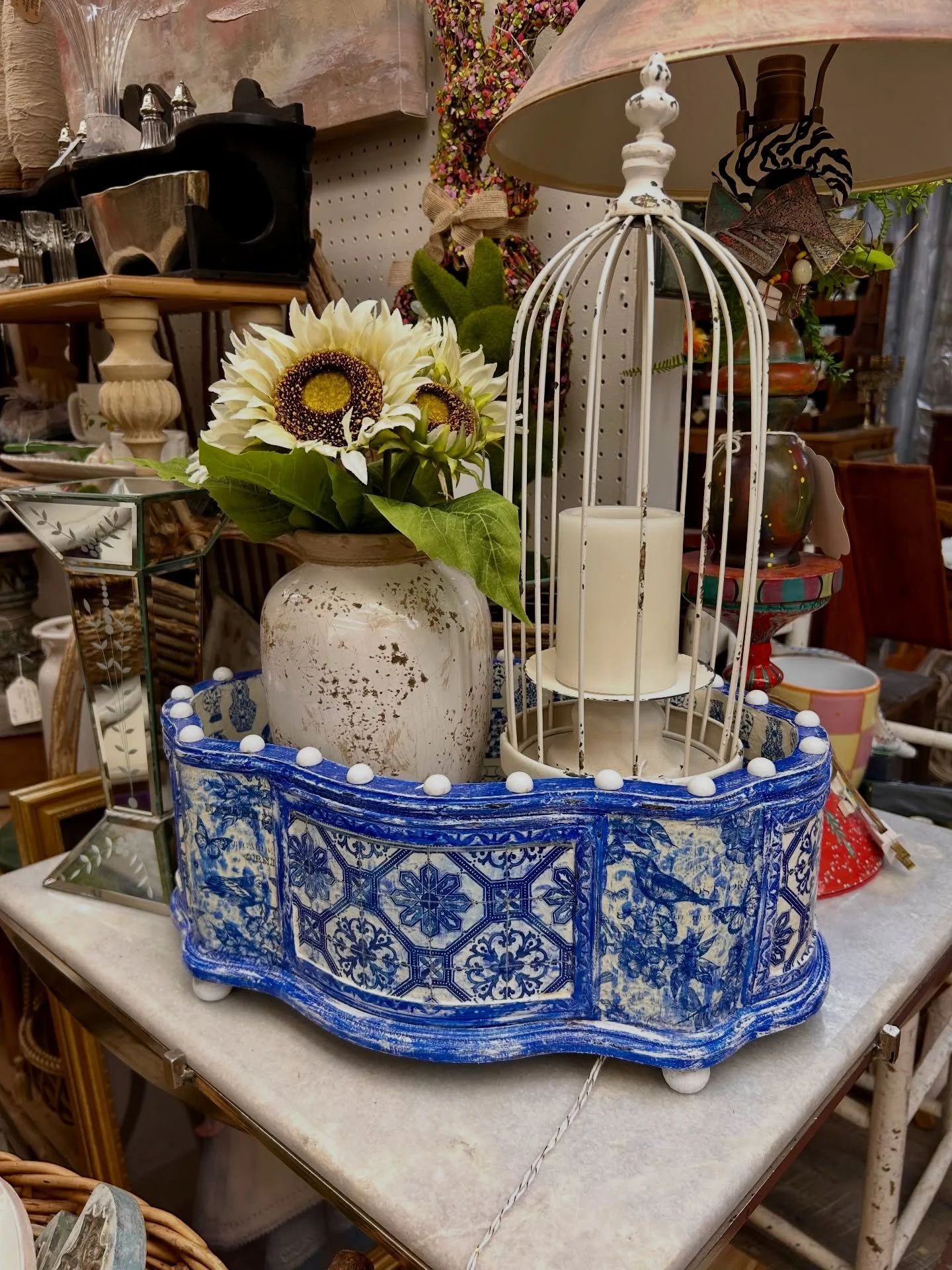 Blue is taking over ALPHARETTA tonight 💙

We&rsquo;re seeing it everywhere&hellip; painted dressers that steal the show, art that pulls you in, and home decor in every shade from soft and muted to bold and deep. It&rsquo;s one of those colors that j