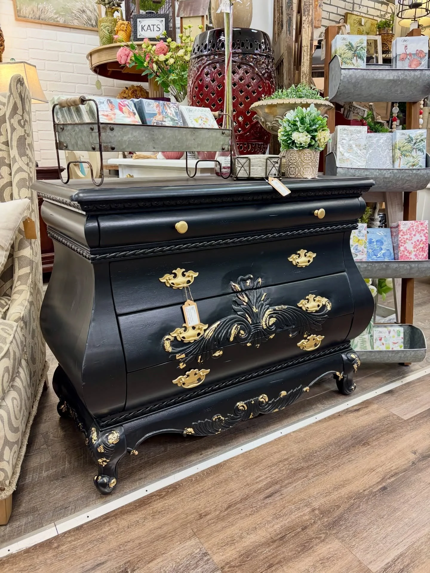 Tonight, MARIETTA is bringing the Hollywood Regency drama with dazzling lighting, ornate mirrors, gold touches, and all the glamorous pieces that turn a house into a statement!

Contact Marietta at 678-453-0600 to reserve anything you see here tonigh
