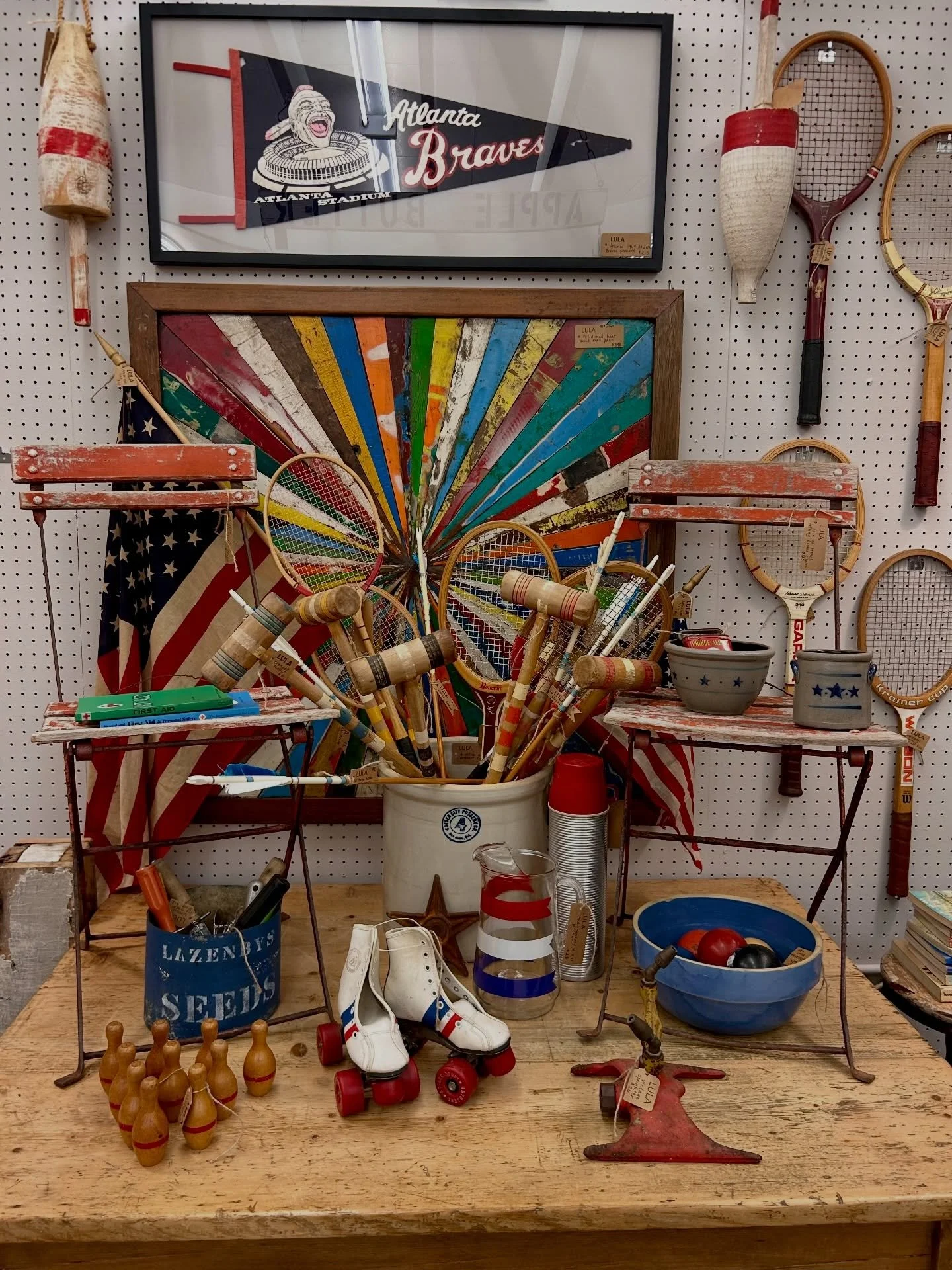 😎 Cue the summer mood boards 🇺🇸☀️ Tonight our ALPHARETTA location is serving up all the red, white &amp; blue inspiration! 

Whether you&rsquo;re refreshing your porch, decorating for summer gatherings, or just love a good Americana moment, the Qu