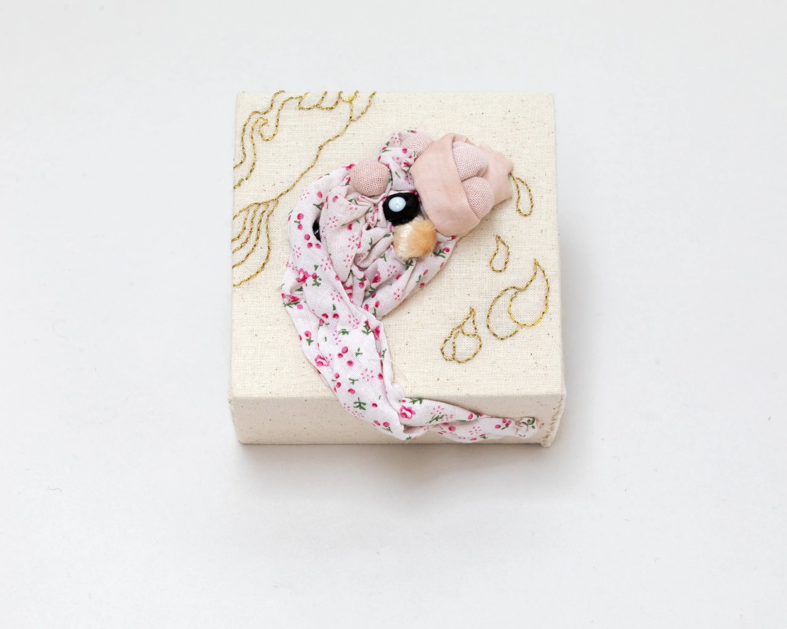 Umbilical cord 2,2024
cotton, vintage pan-velvet
11 x 11 x 6 cm